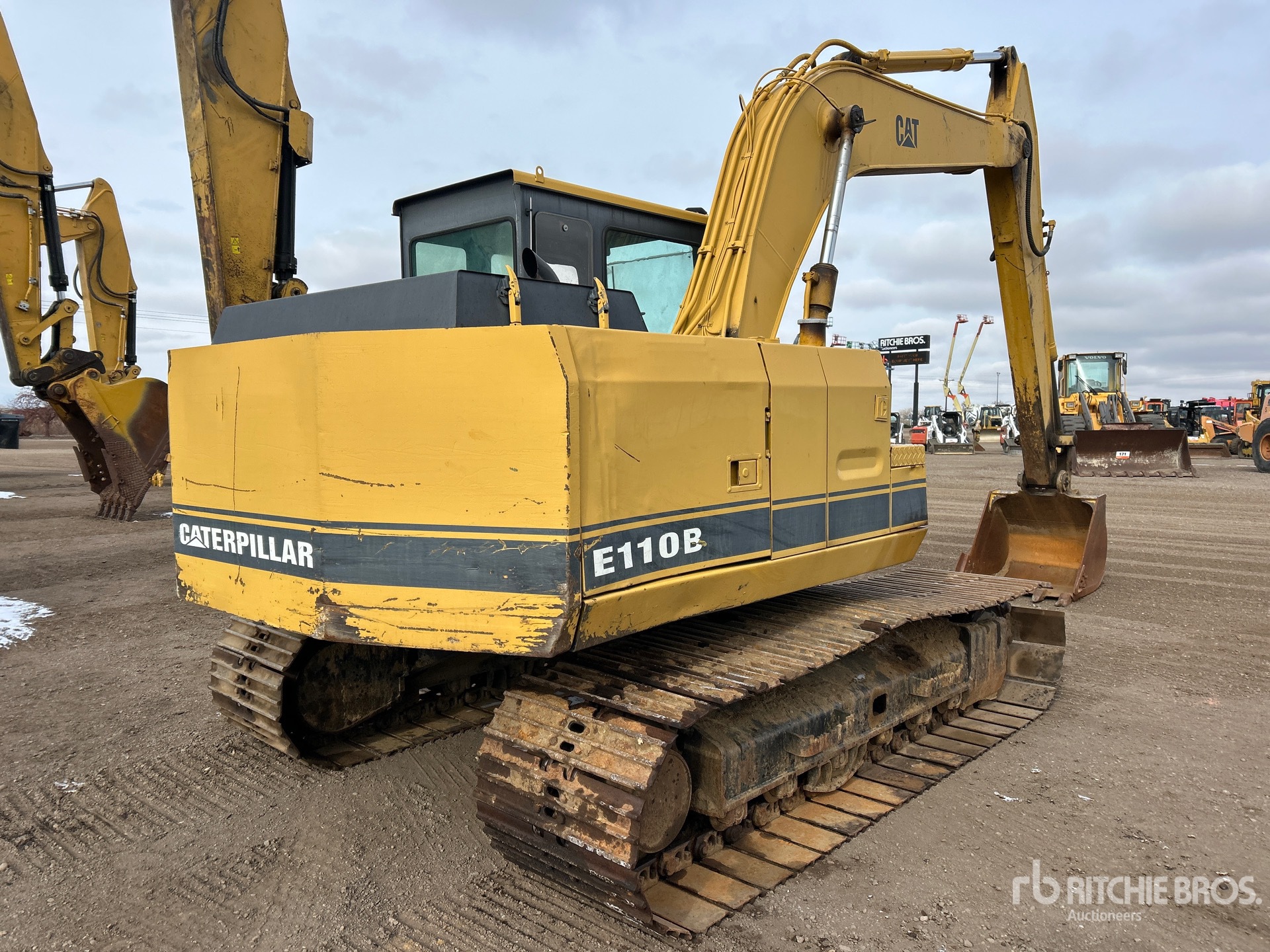 Aspect général with Image, coin arrière droit