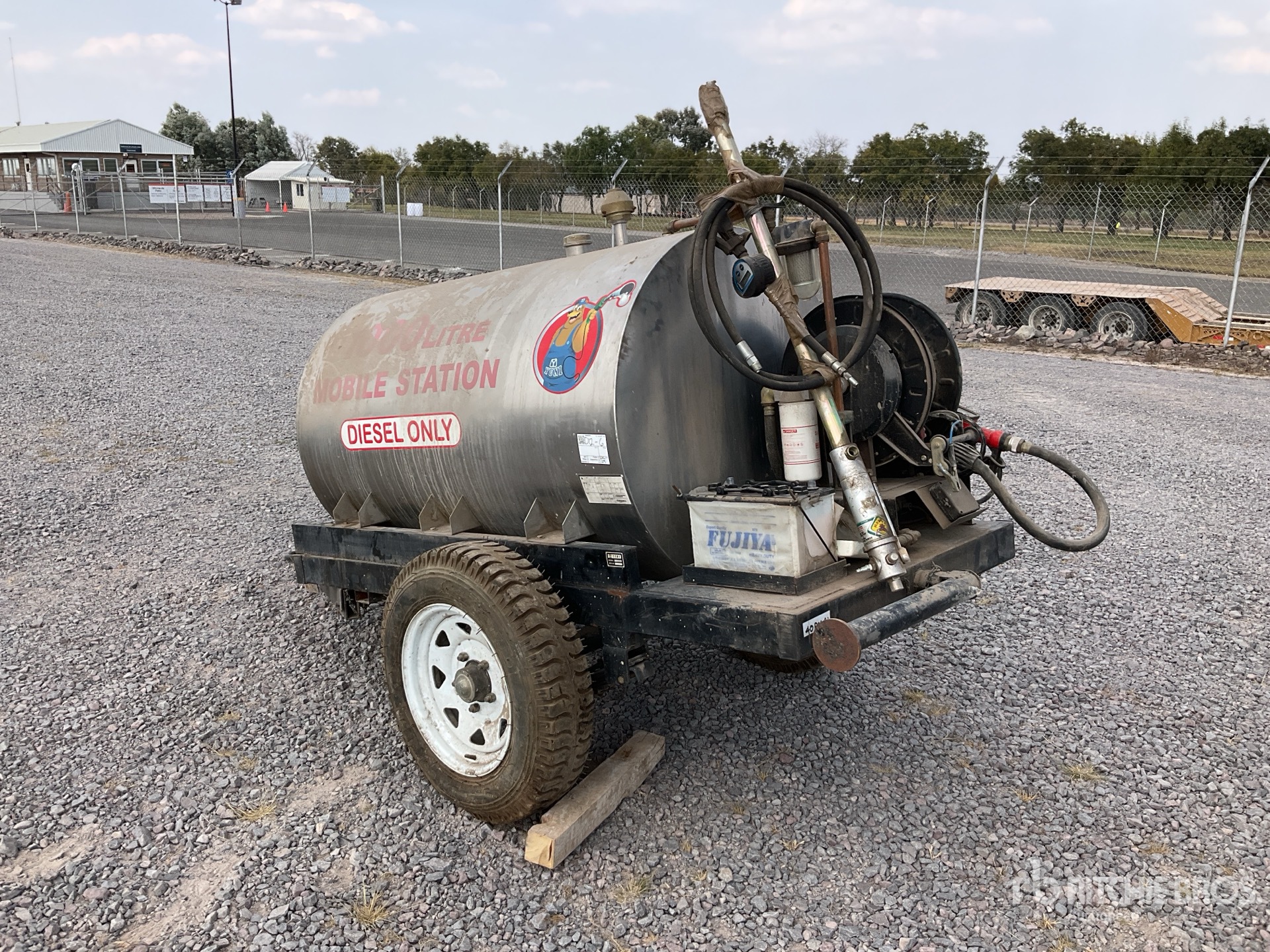 General Appearance with Bild, Ecke hinten links