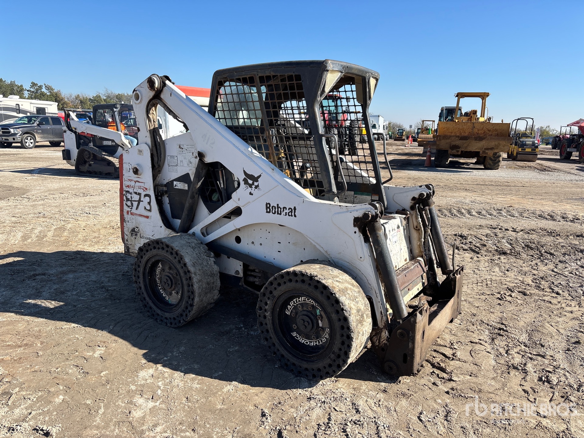 General Appearance with Picture, Right Front Corner