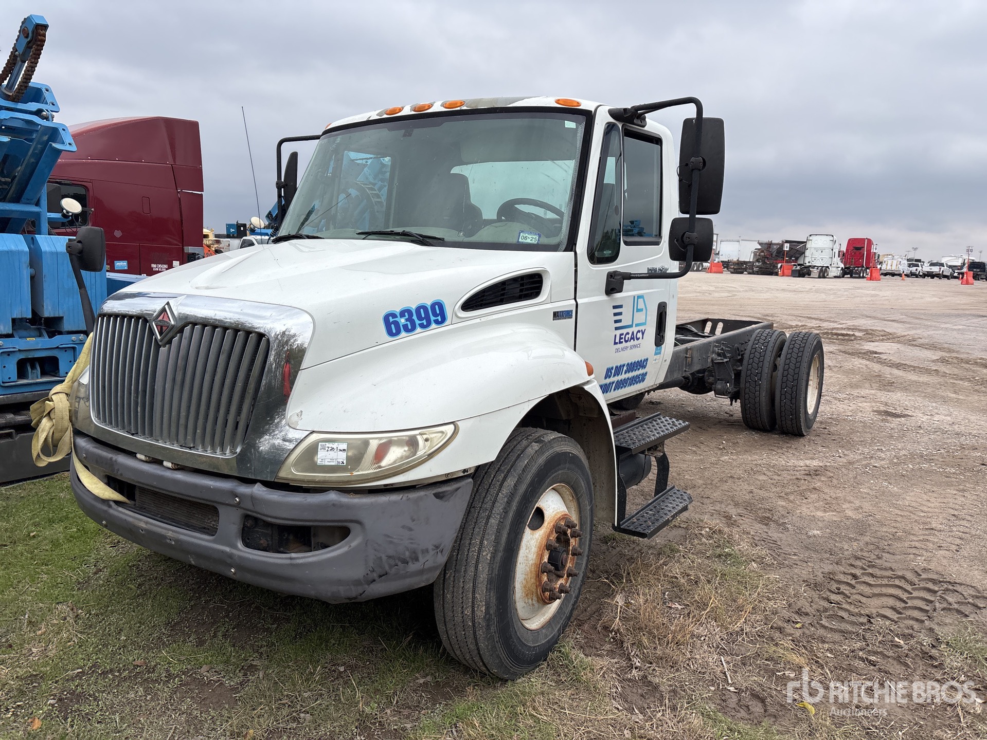 General Appearance with Picture, Left Front Corner