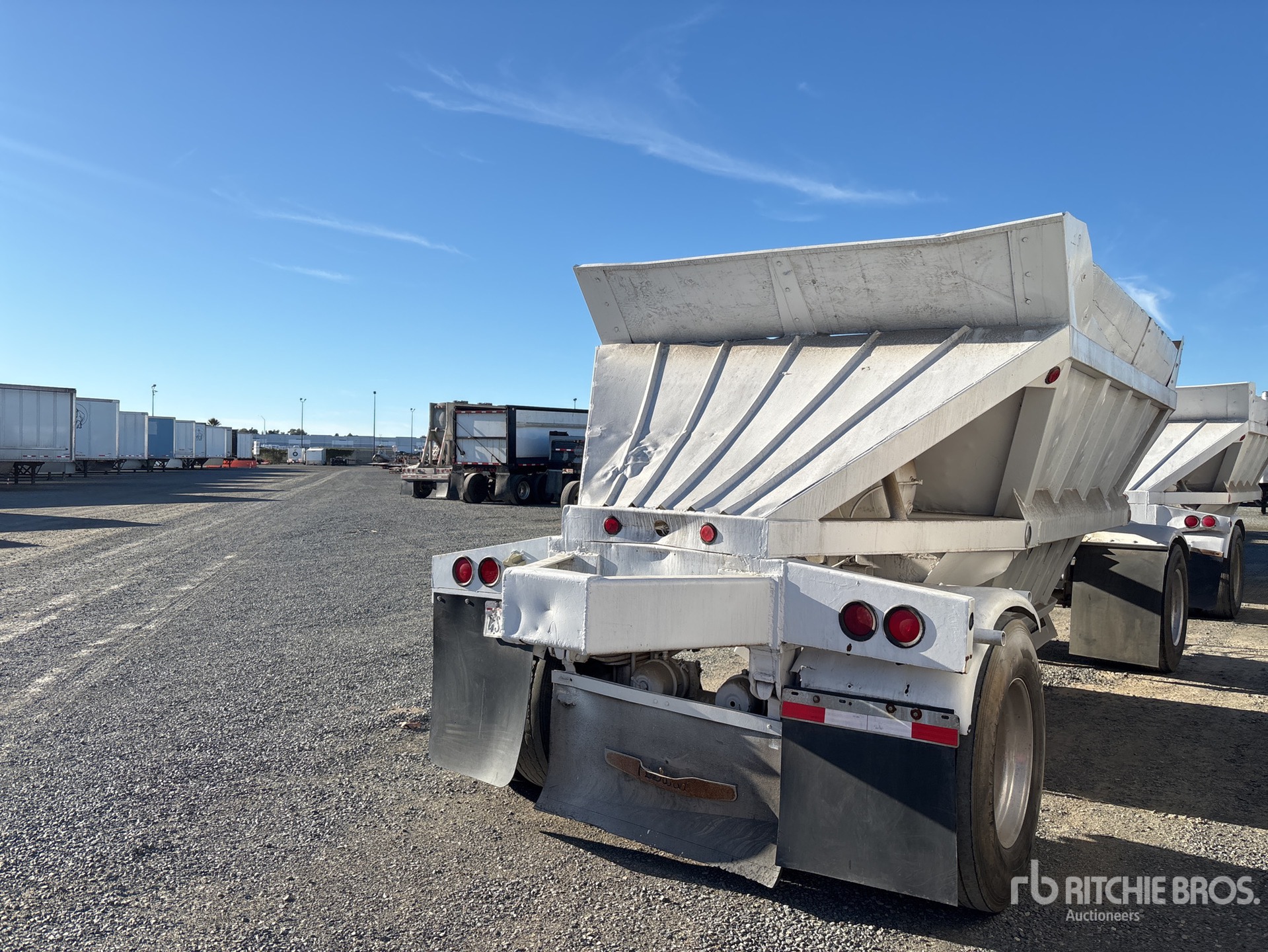 General Appearance with Imagen: esquina trasera derecha