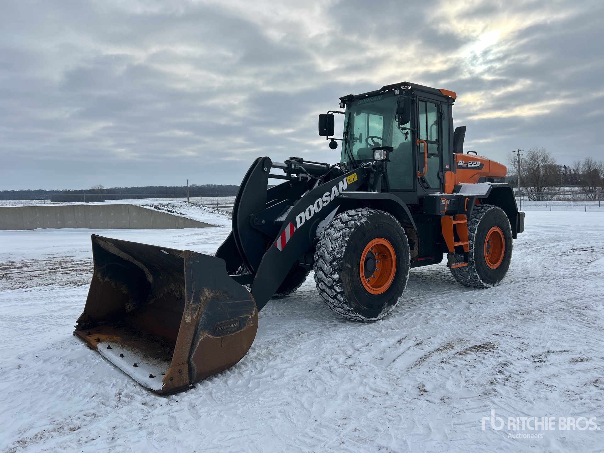 Aspect général with Image, coin avant gauche