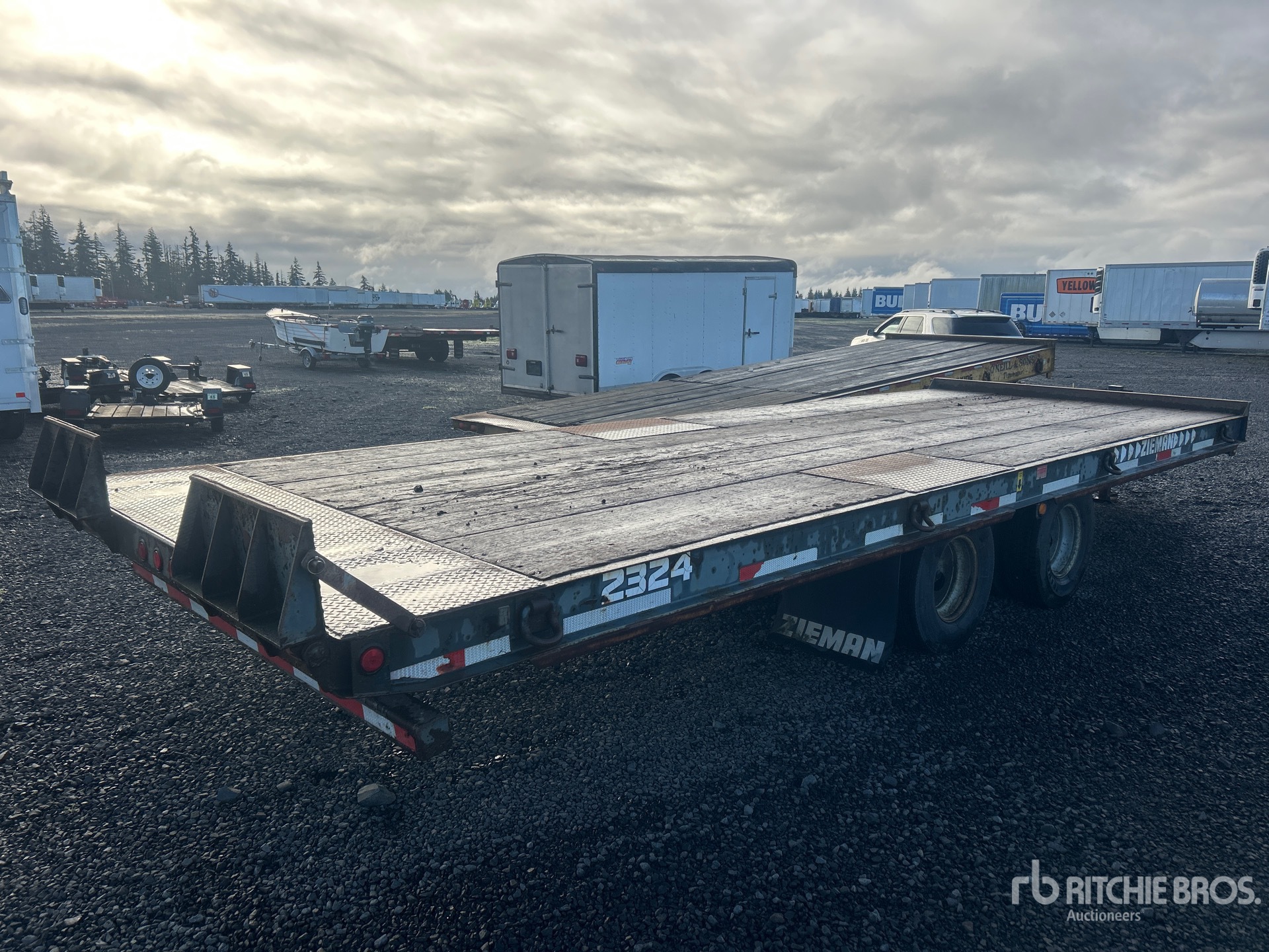 General Appearance with Picture, Right Rear Corner