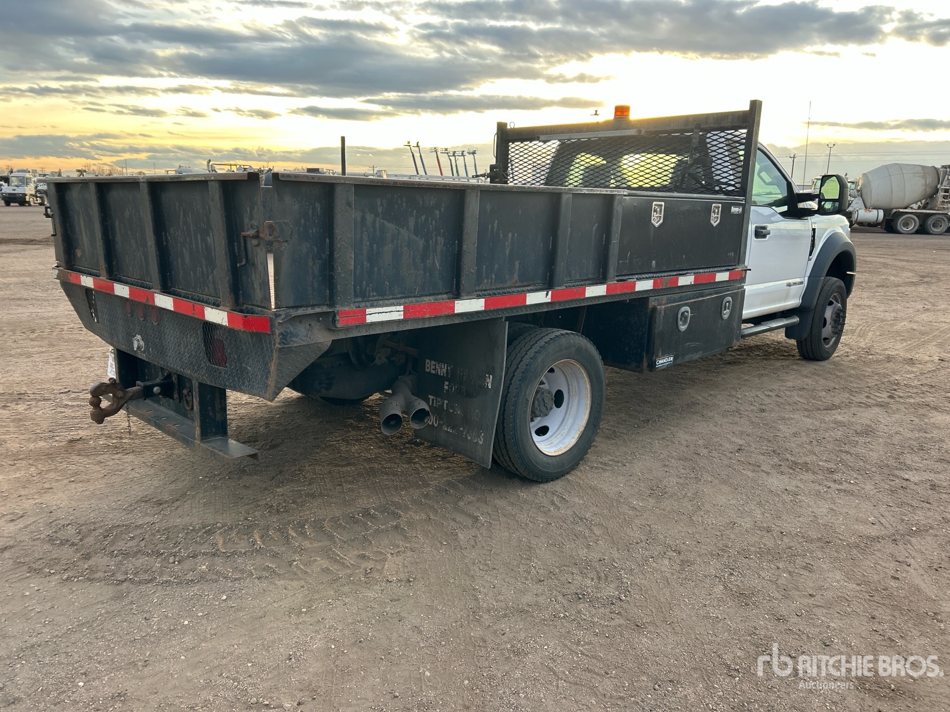 General Appearance with Bild, Ecke hinten rechts