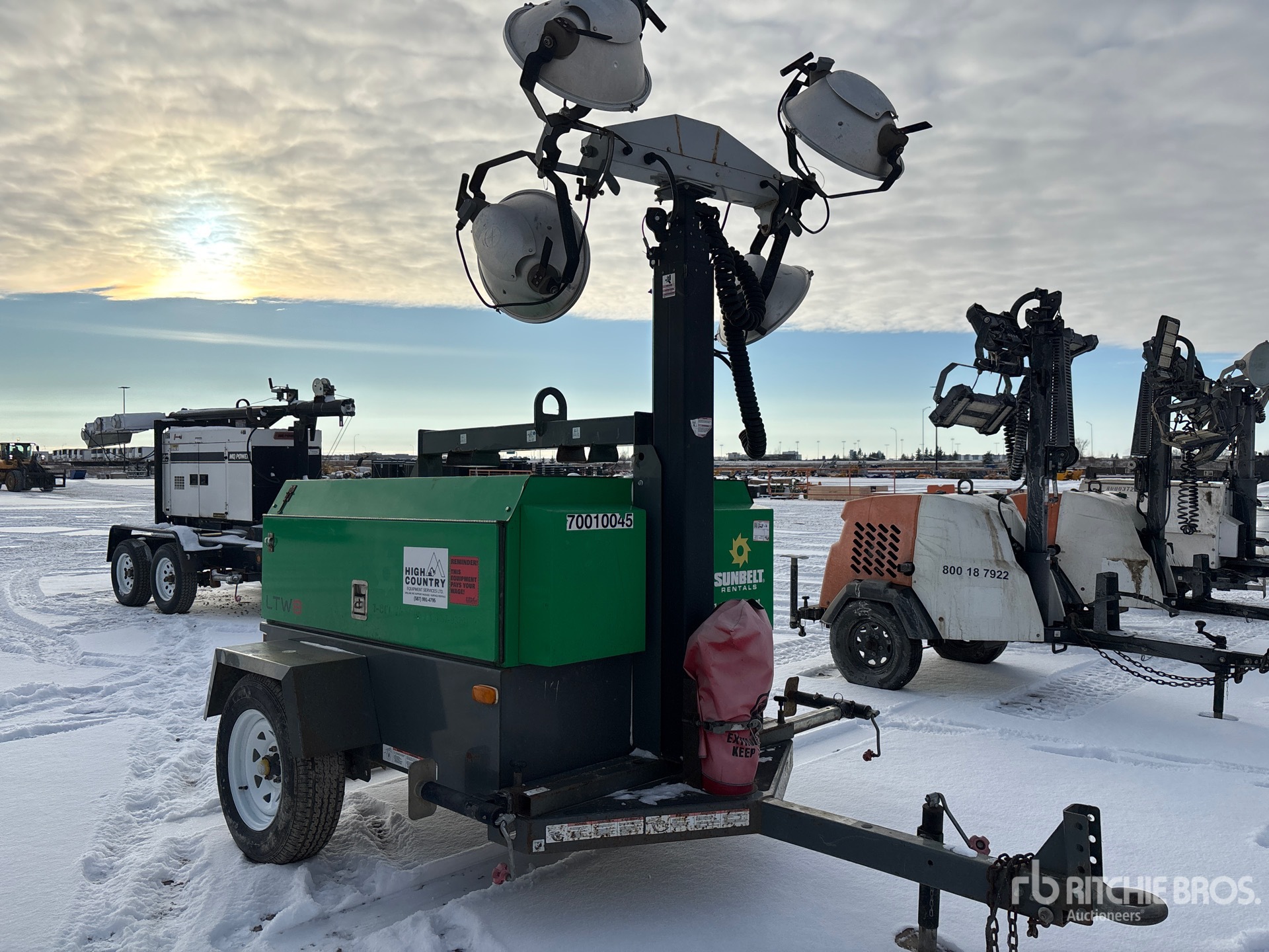 General Appearance with Picture, Right Front Corner