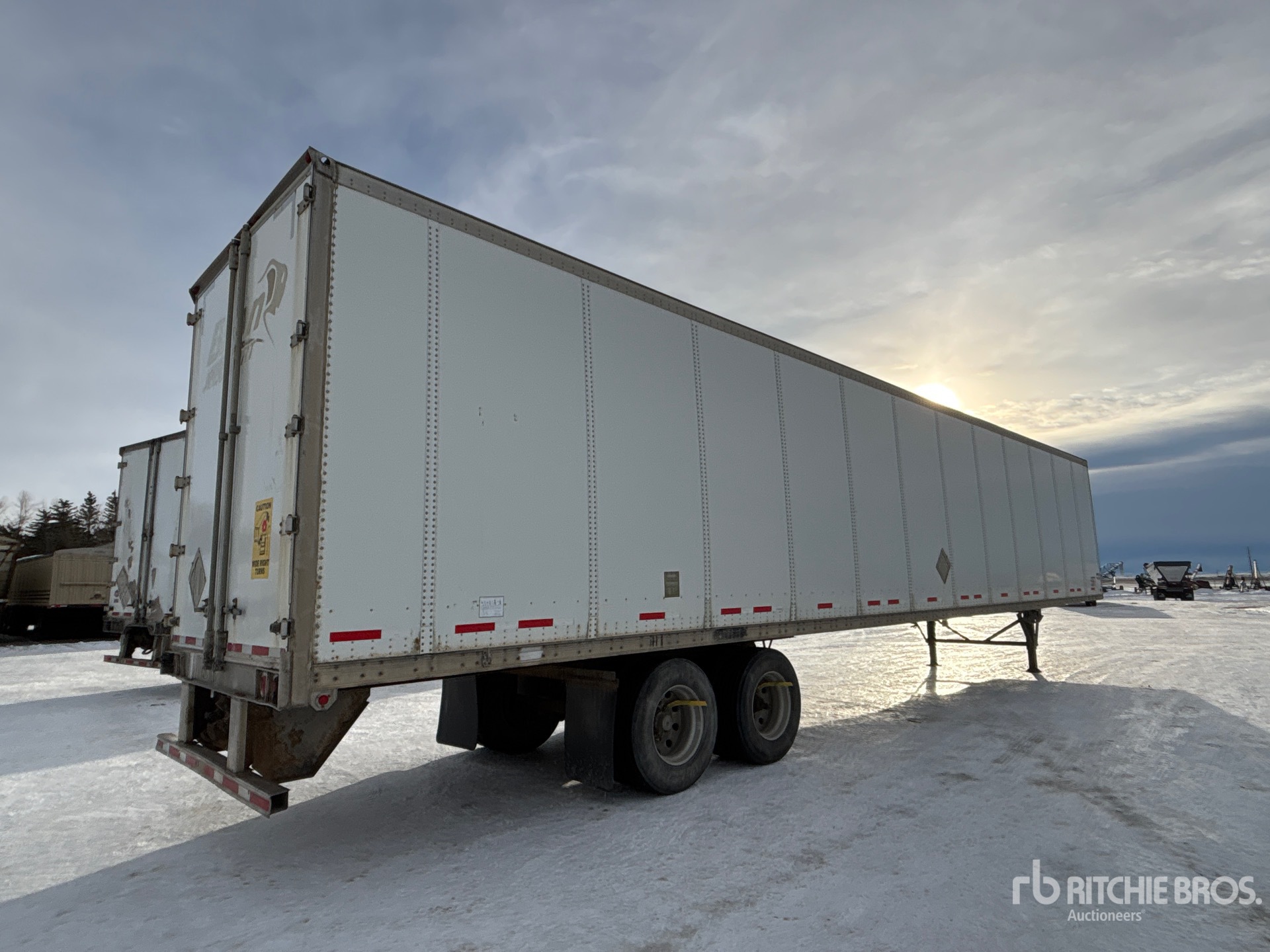 General Appearance with Imagen: esquina trasera derecha