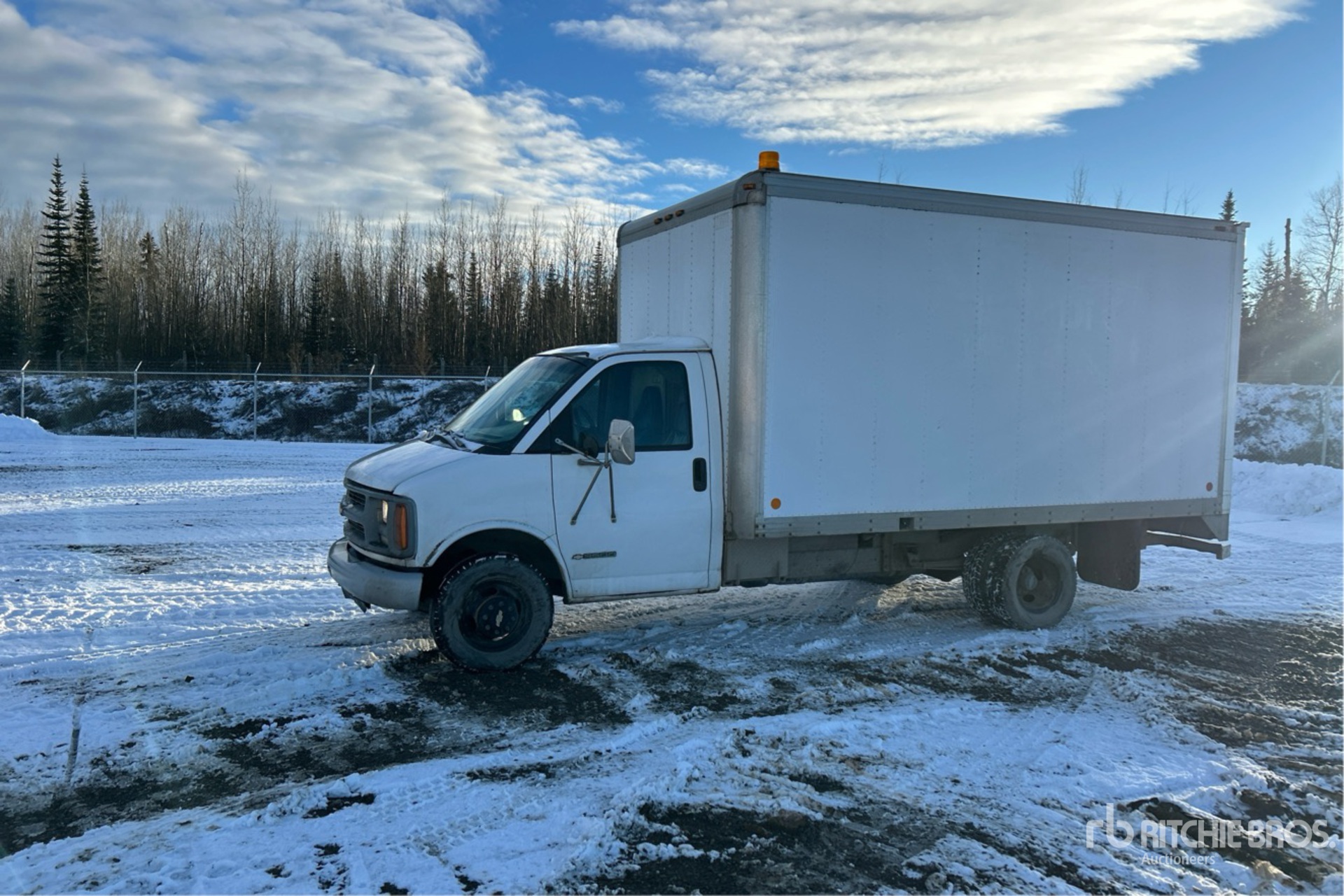 General Appearance with Bild, Ecke vorne links