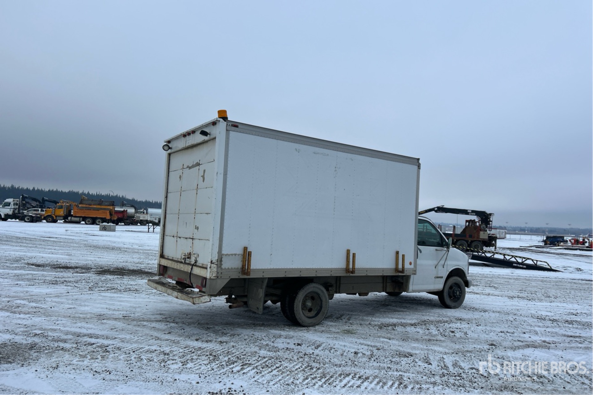 General Appearance with Picture, Right Rear Corner