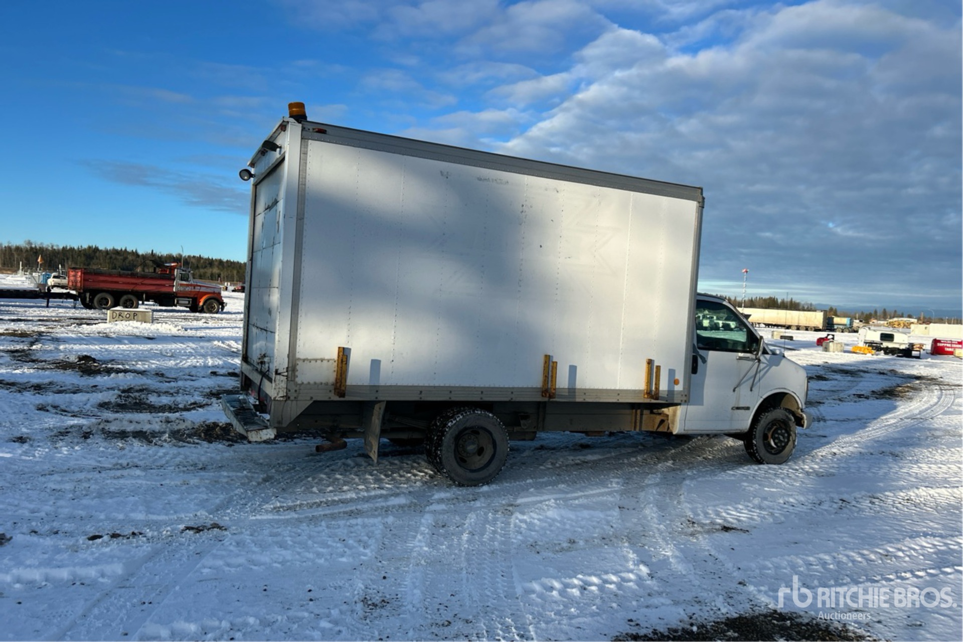 General Appearance with Bild, Ecke hinten rechts