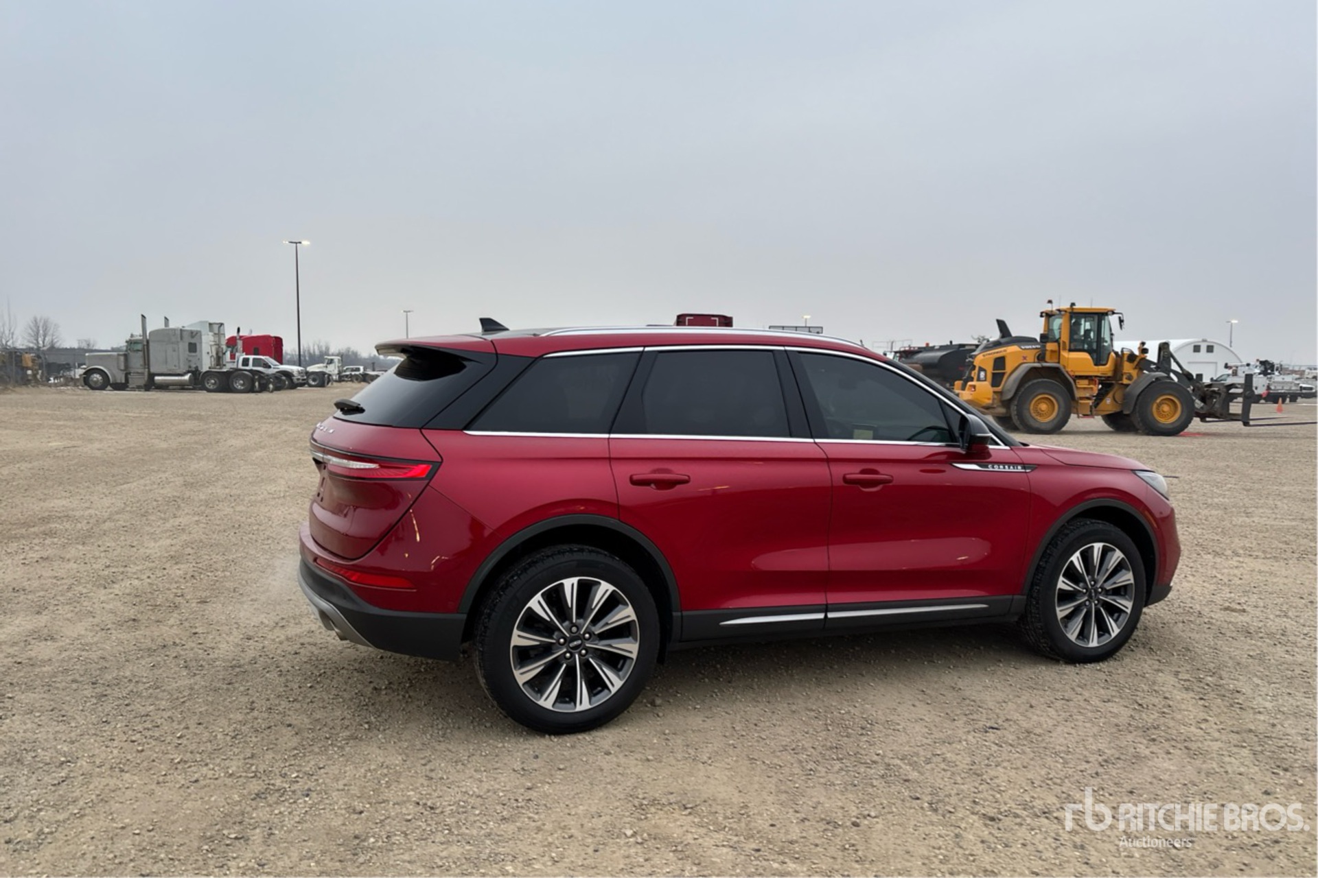 General Appearance with Foto, angolo anteriore sinistro