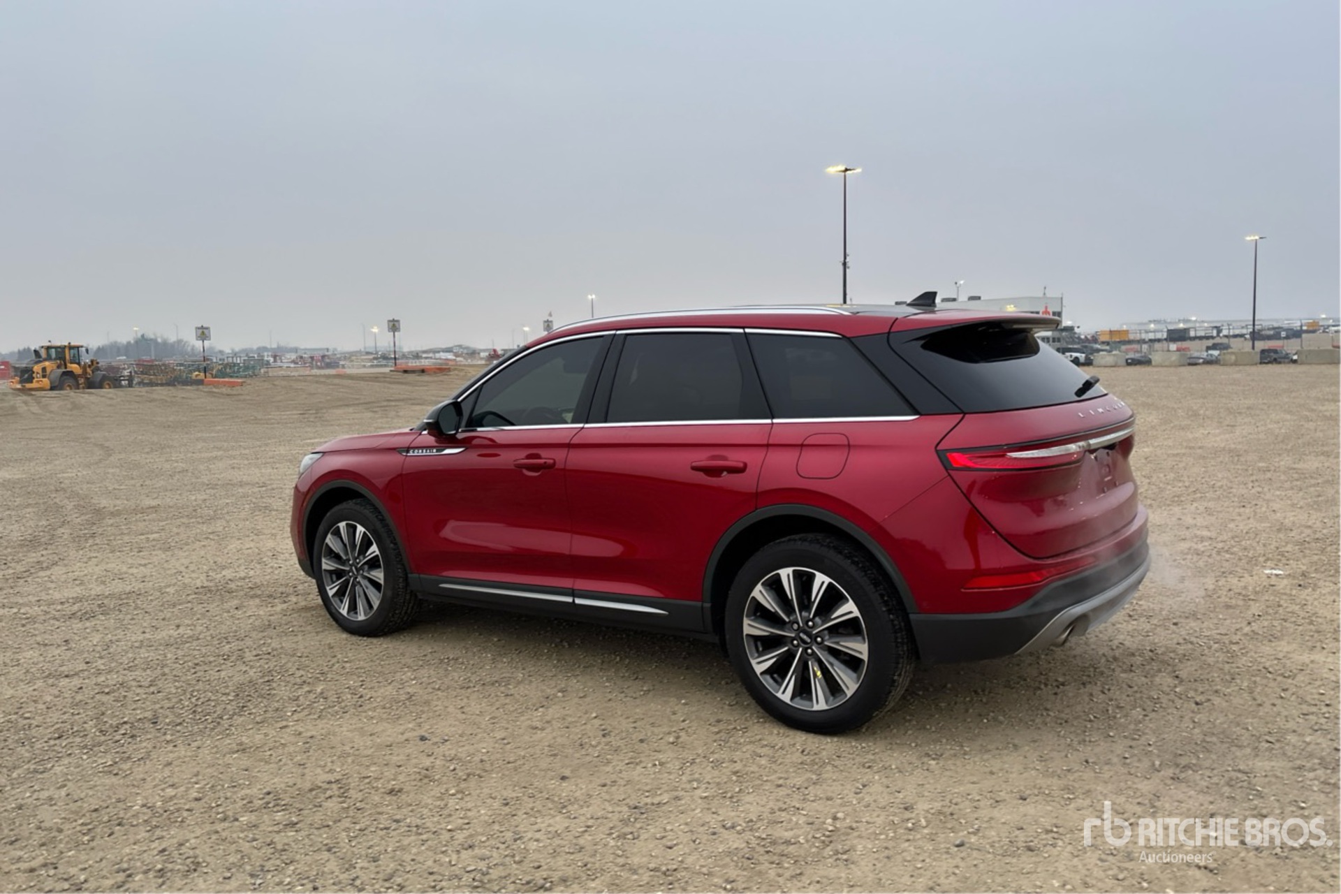 General Appearance with Foto, angolo posteriore sinistro