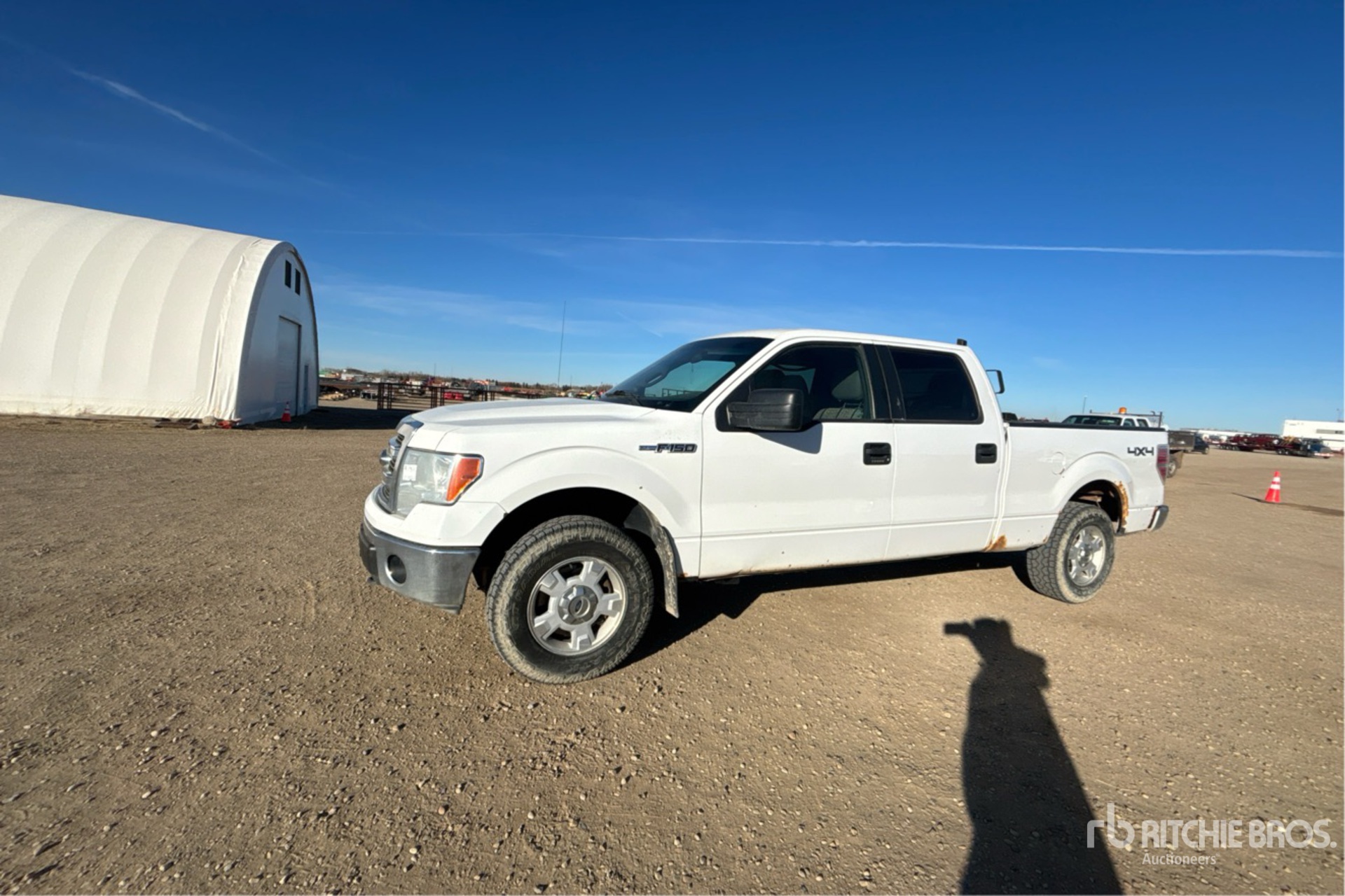 General Appearance with Picture, Left Front Corner