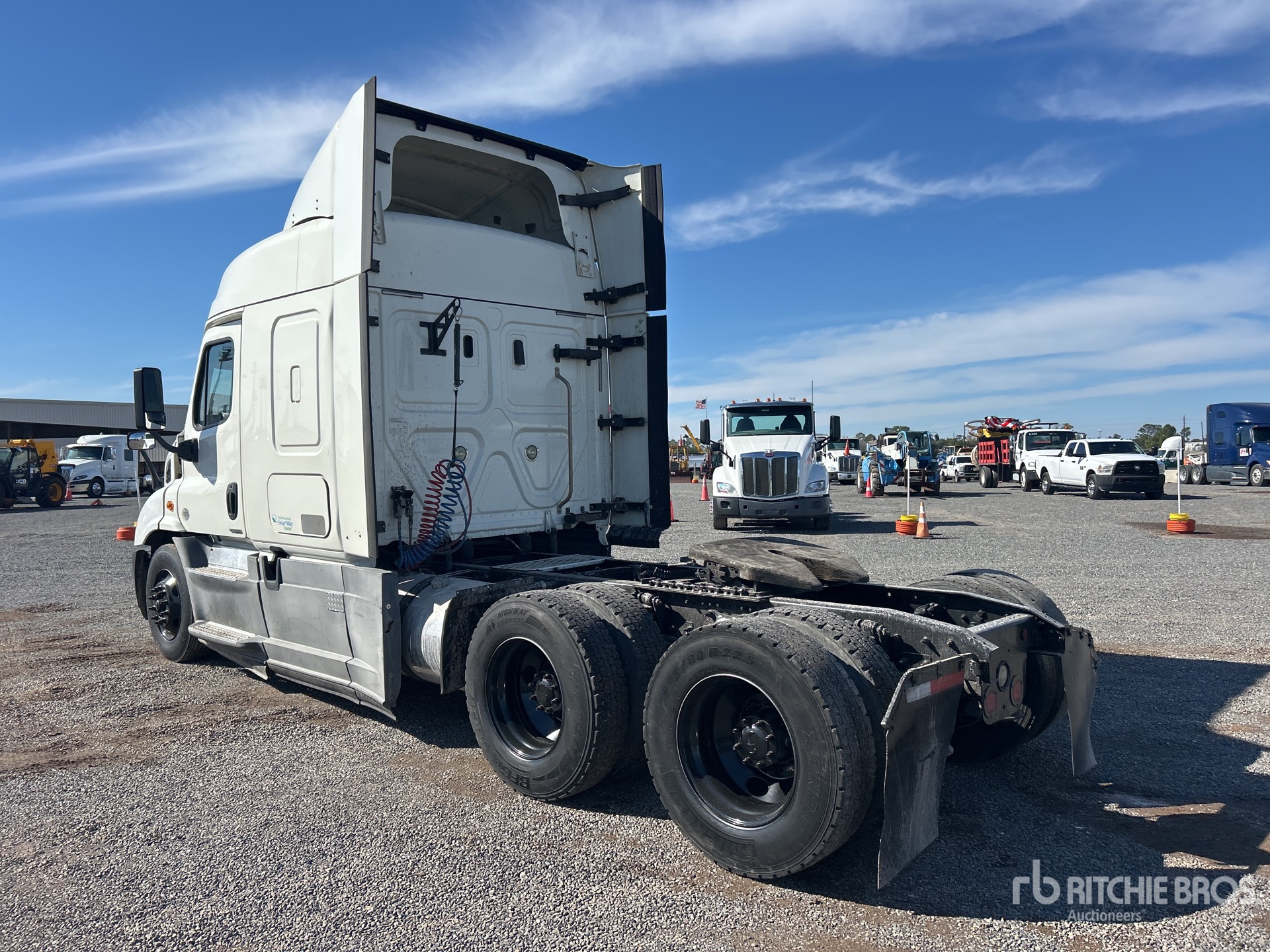 Aspect général with Image, coin arrière gauche