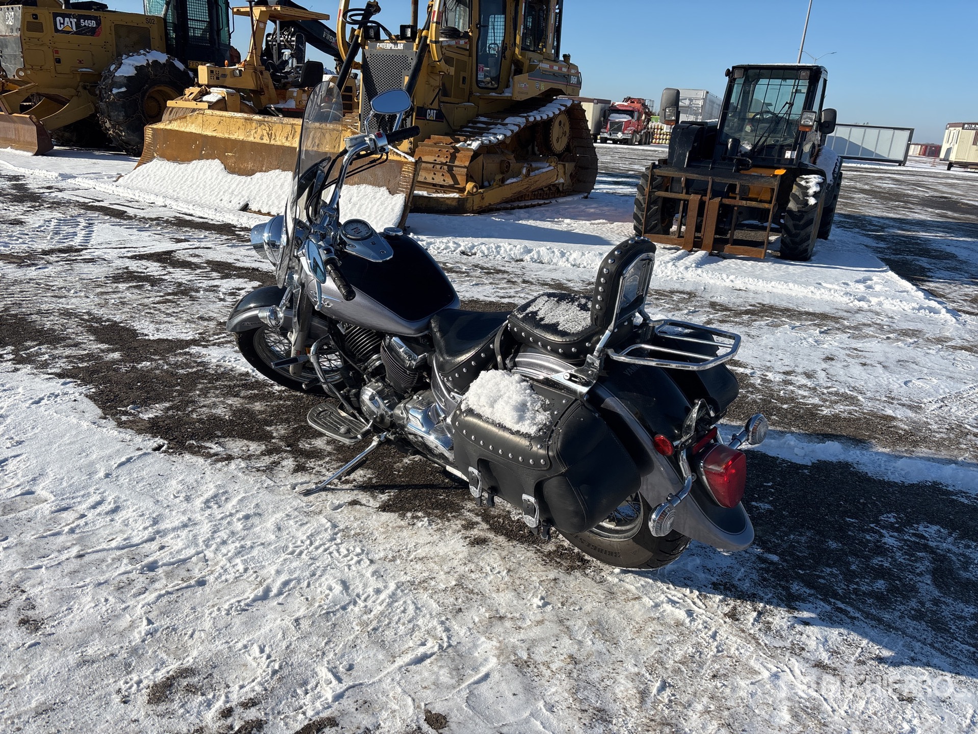 General Appearance with Picture, Left Rear Corner