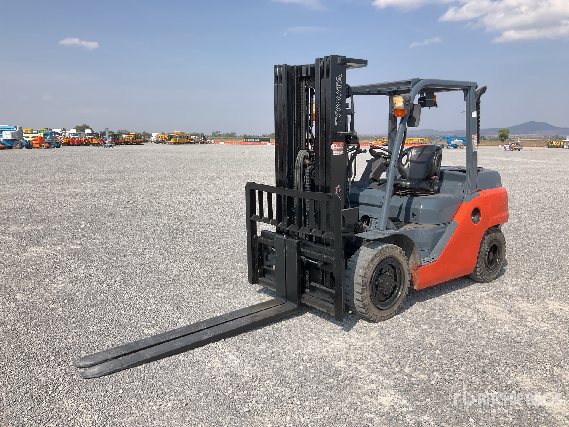 General Appearance with Featured Photo