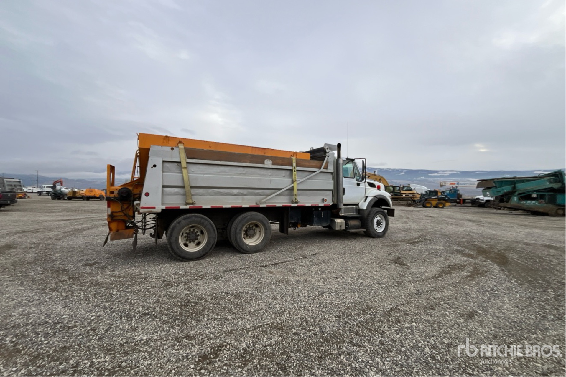 General Appearance with Imagen: esquina trasera derecha