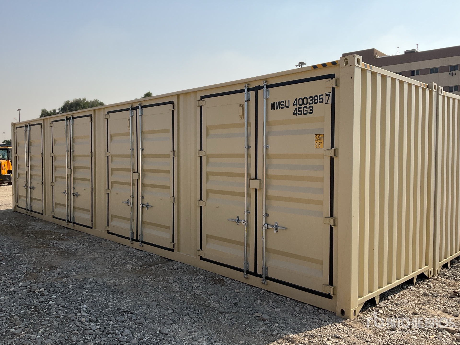 General Appearance with Bild, Ecke hinten links