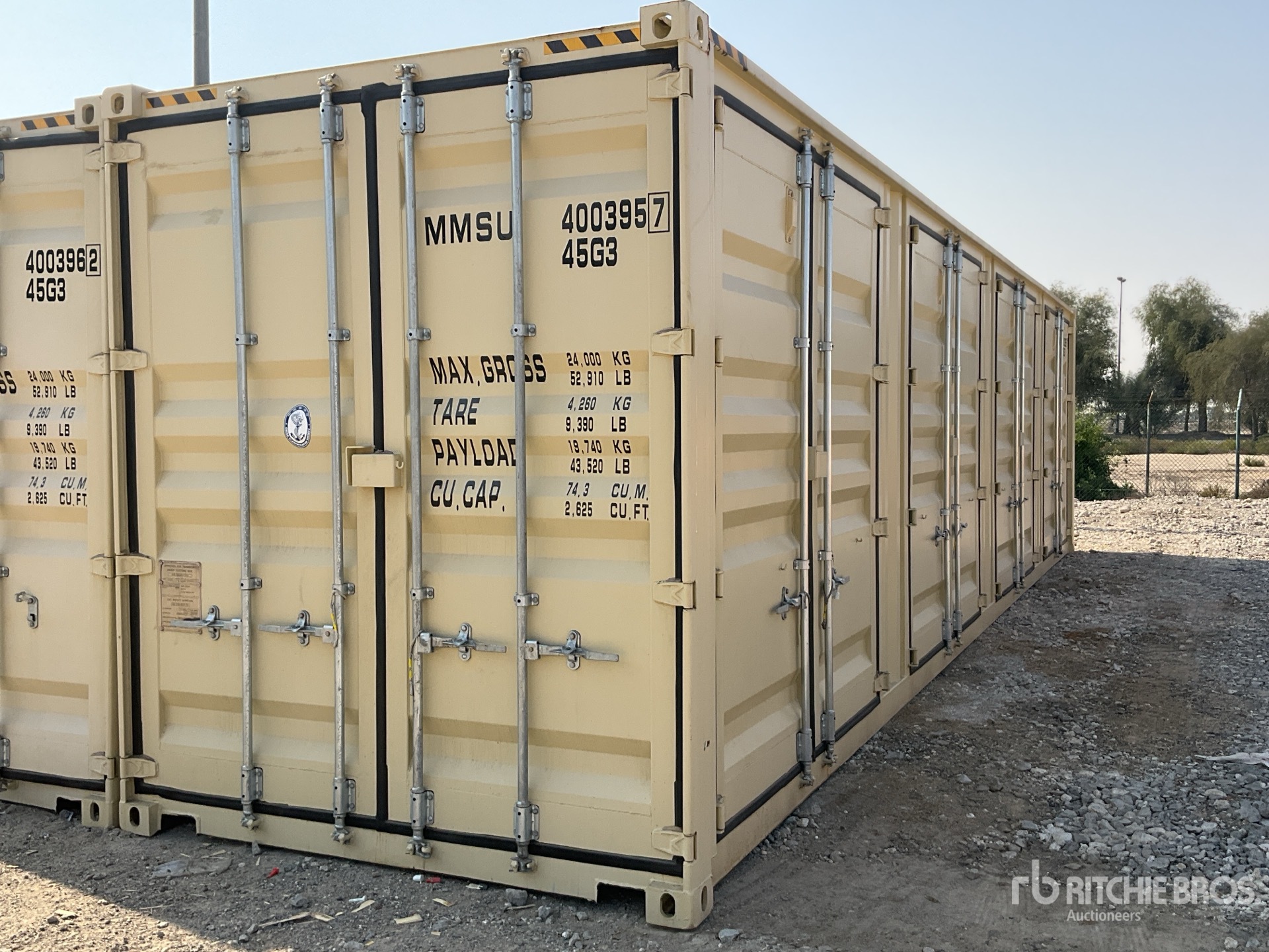 General Appearance with Bild, Ecke vorne links