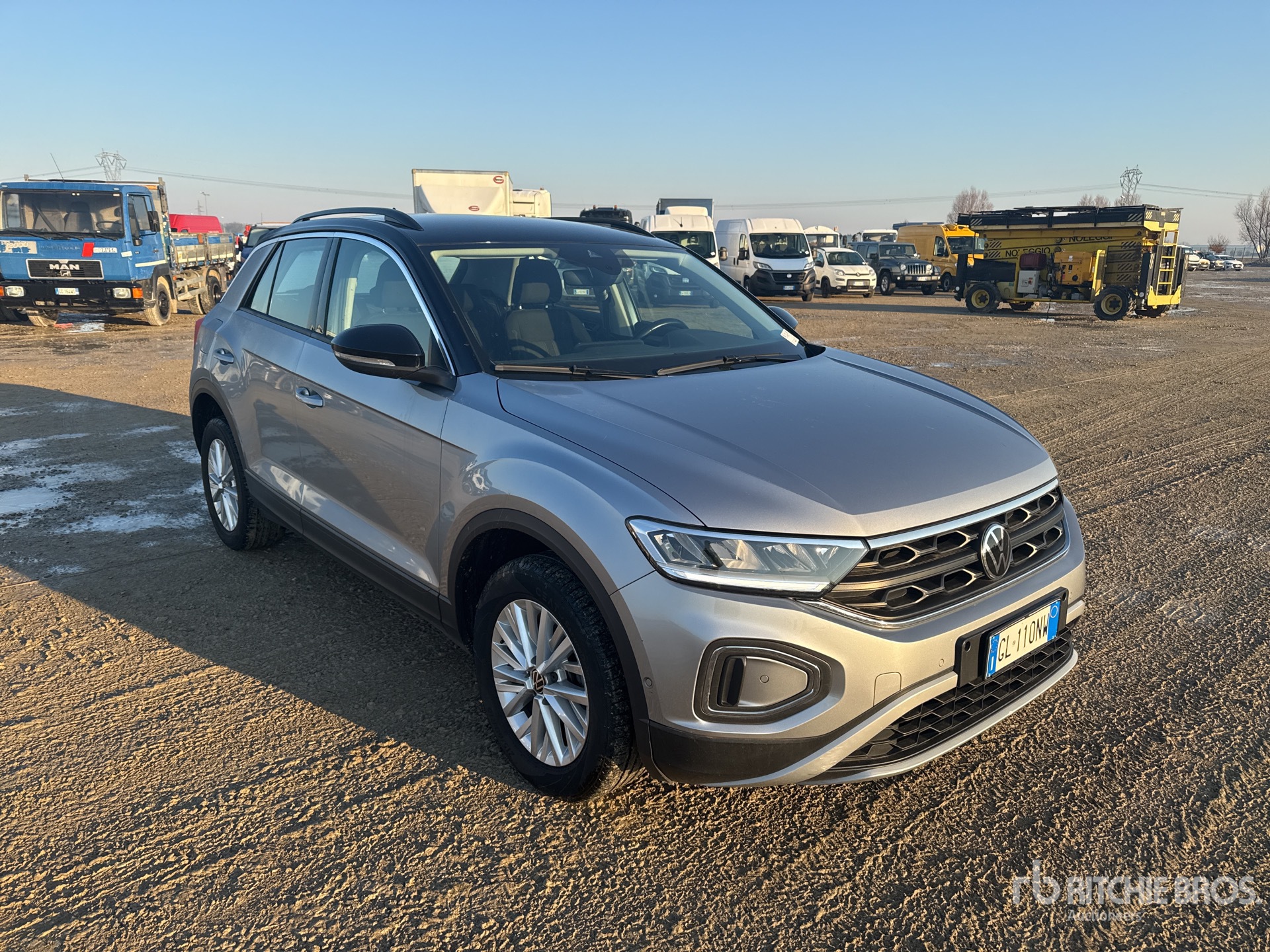 General Appearance with Picture, Right Front Corner