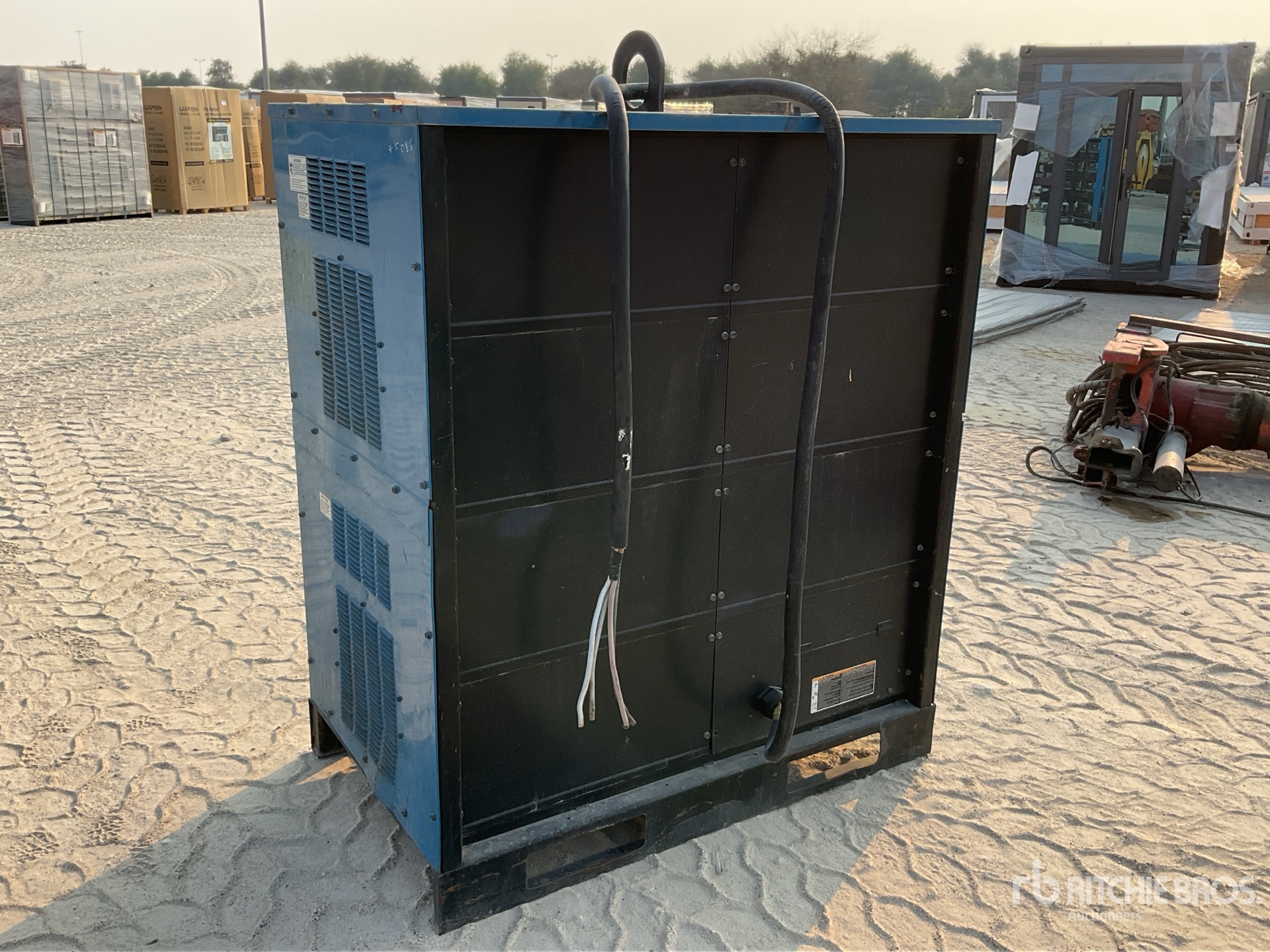 Aspect général with Image, coin arrière gauche