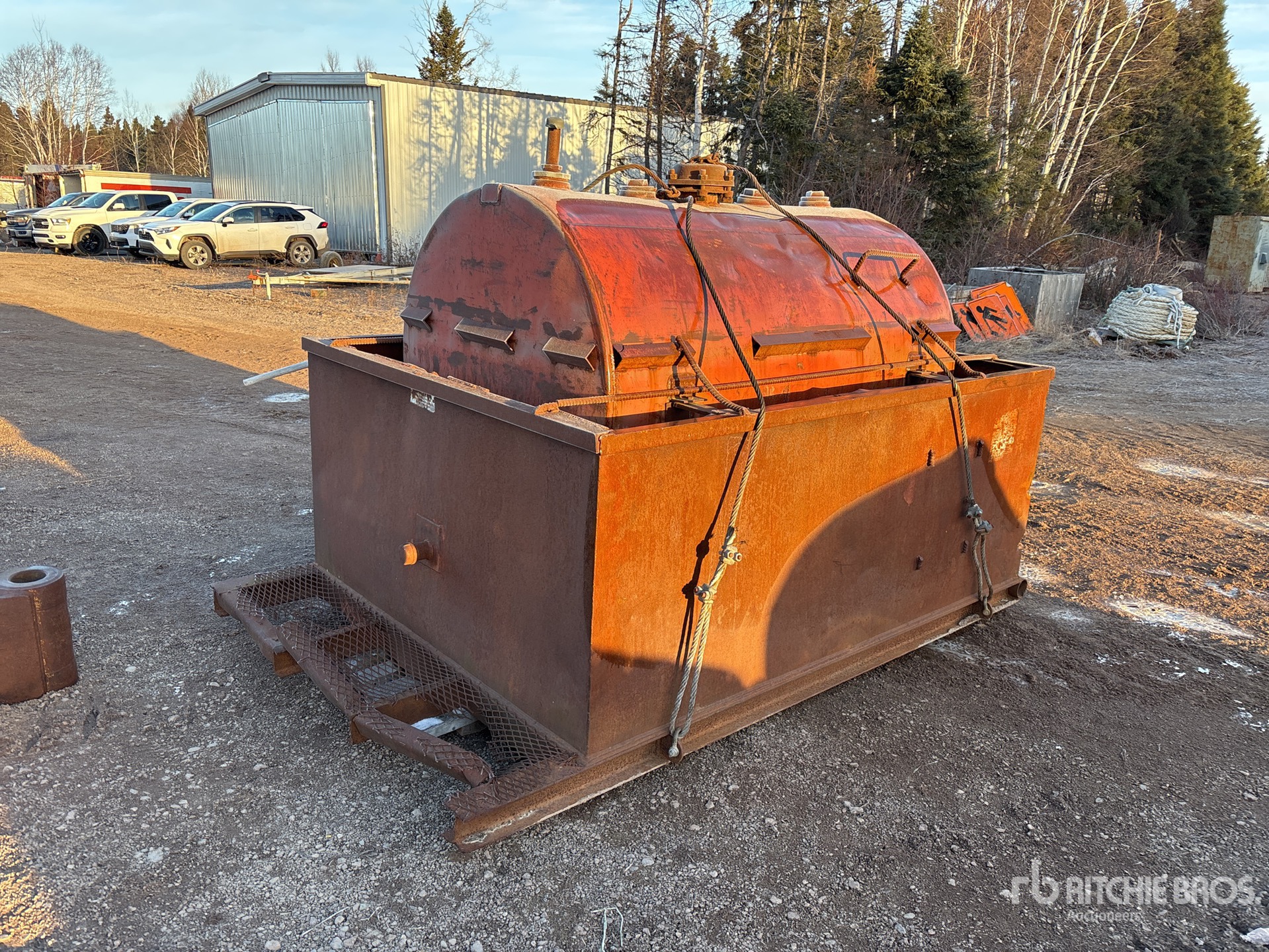 General Appearance with Picture, Right Rear Corner