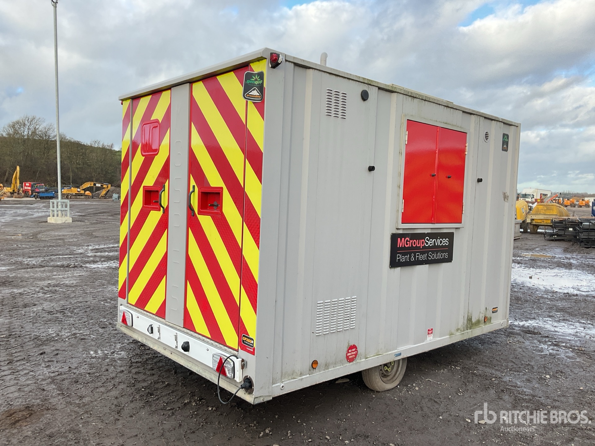 Aspect général with Image, coin arrière droit