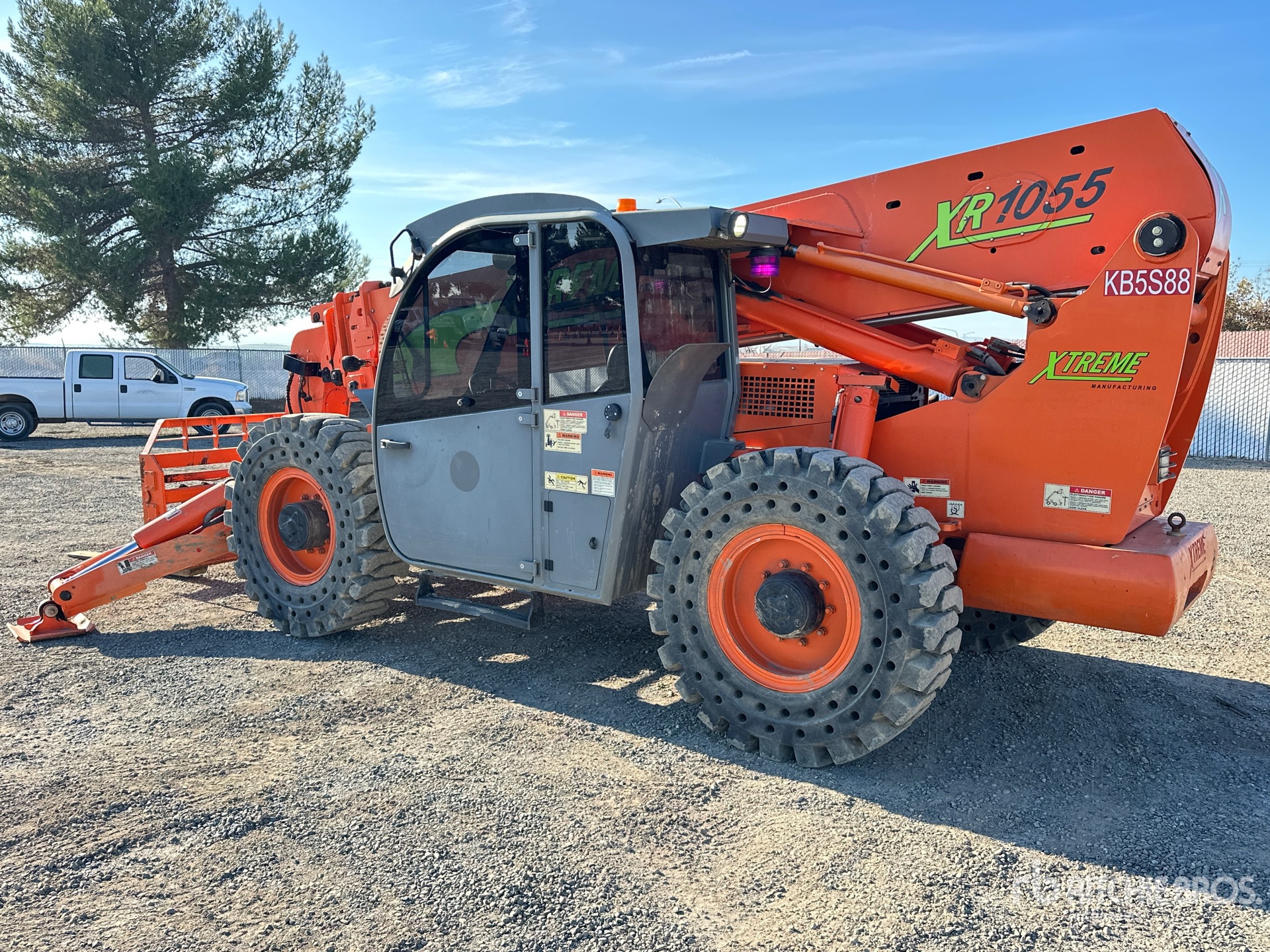 General Appearance with Bild, Ecke hinten links