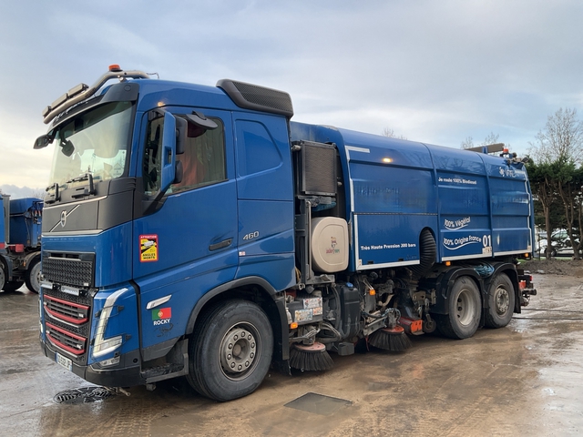Val'Air BH14 on 2023 Volvo FH460 6x2 Sweeper Truck