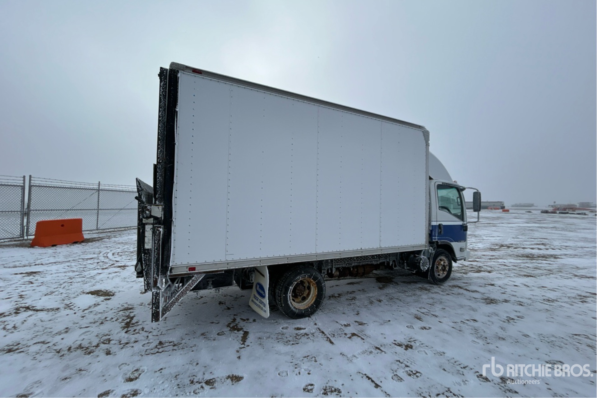 Aspect général with Image, coin arrière droit