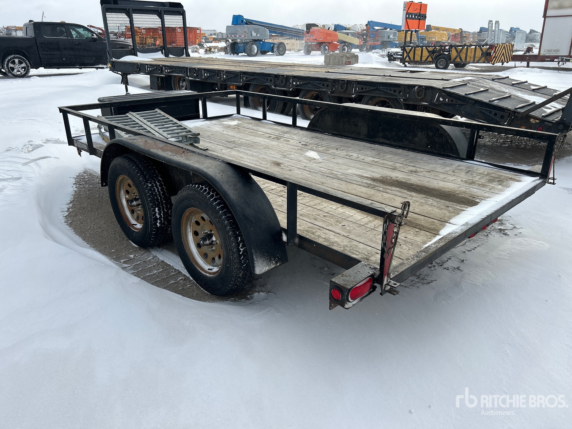 General Appearance with Picture, Left Rear Corner