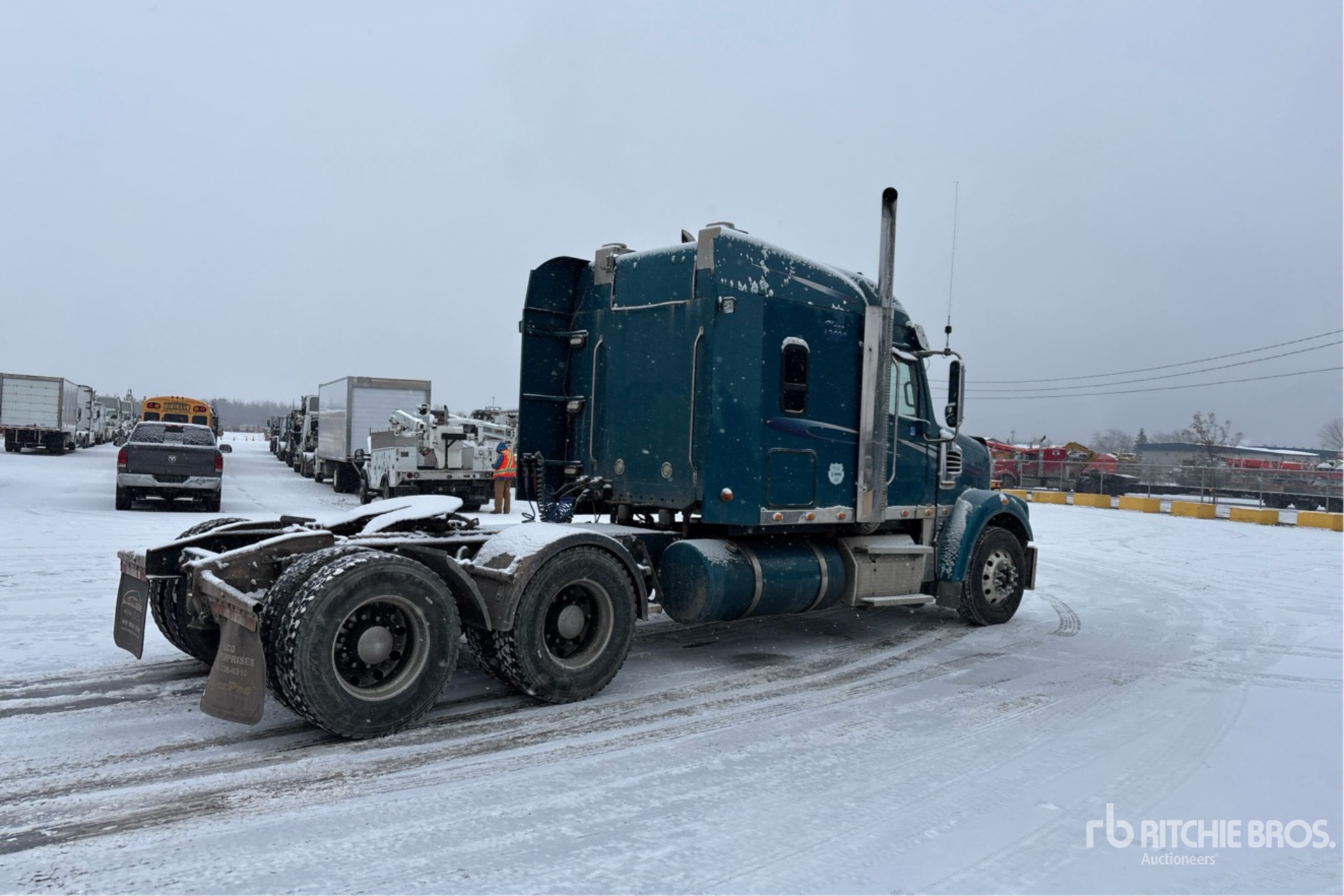 Aspect général with Image, coin arrière droit