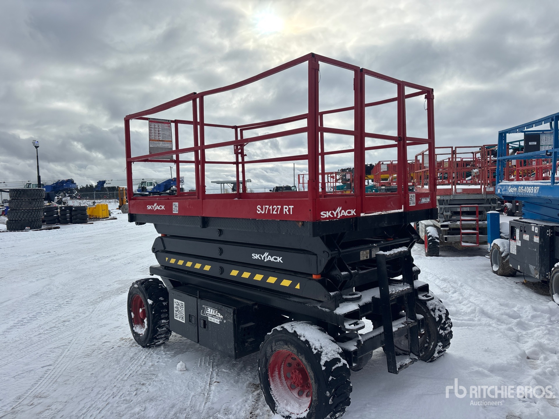 General Appearance with Picture, Right Front Corner