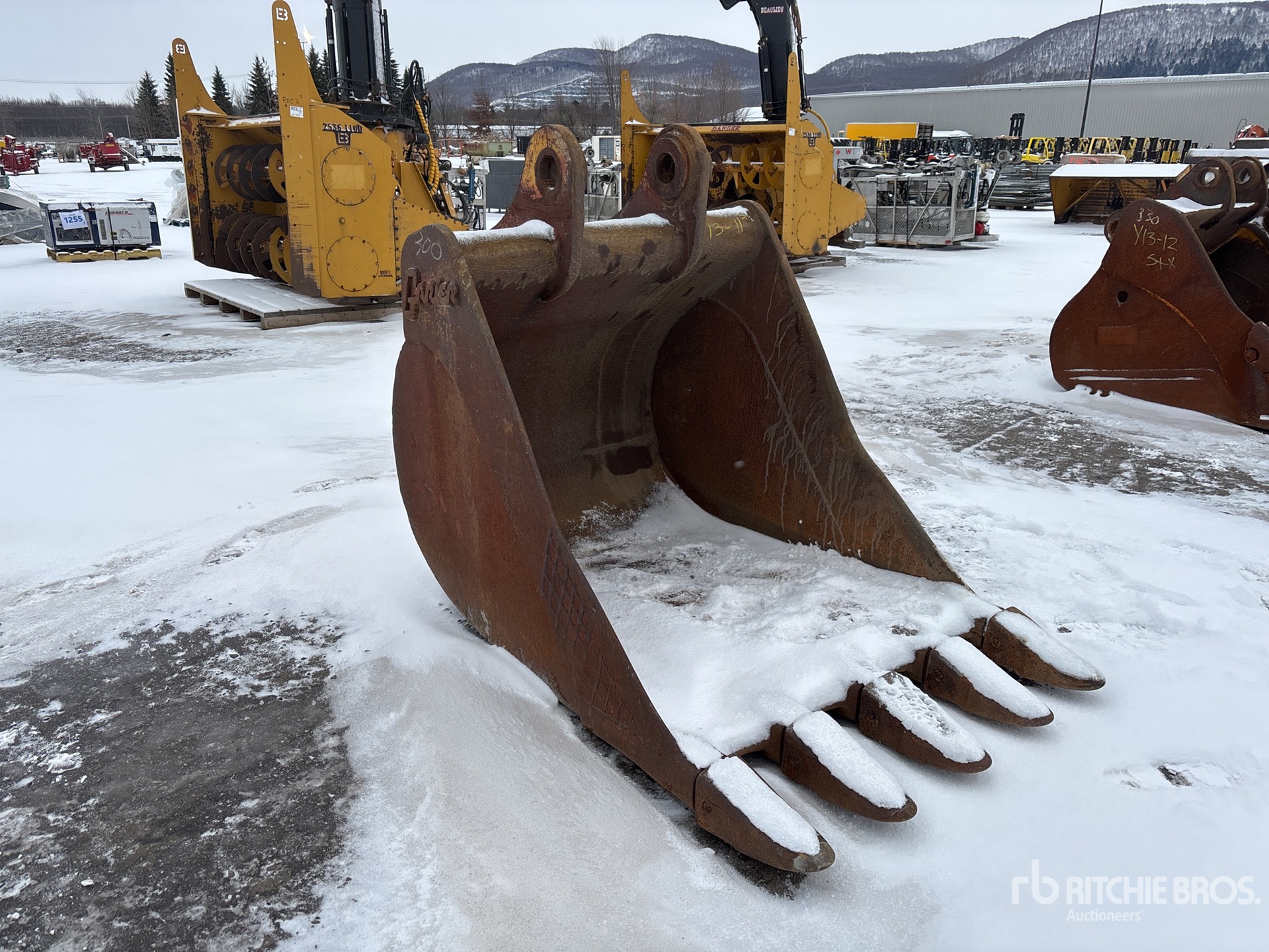 General Appearance with Bild, Ecke vorne rechts