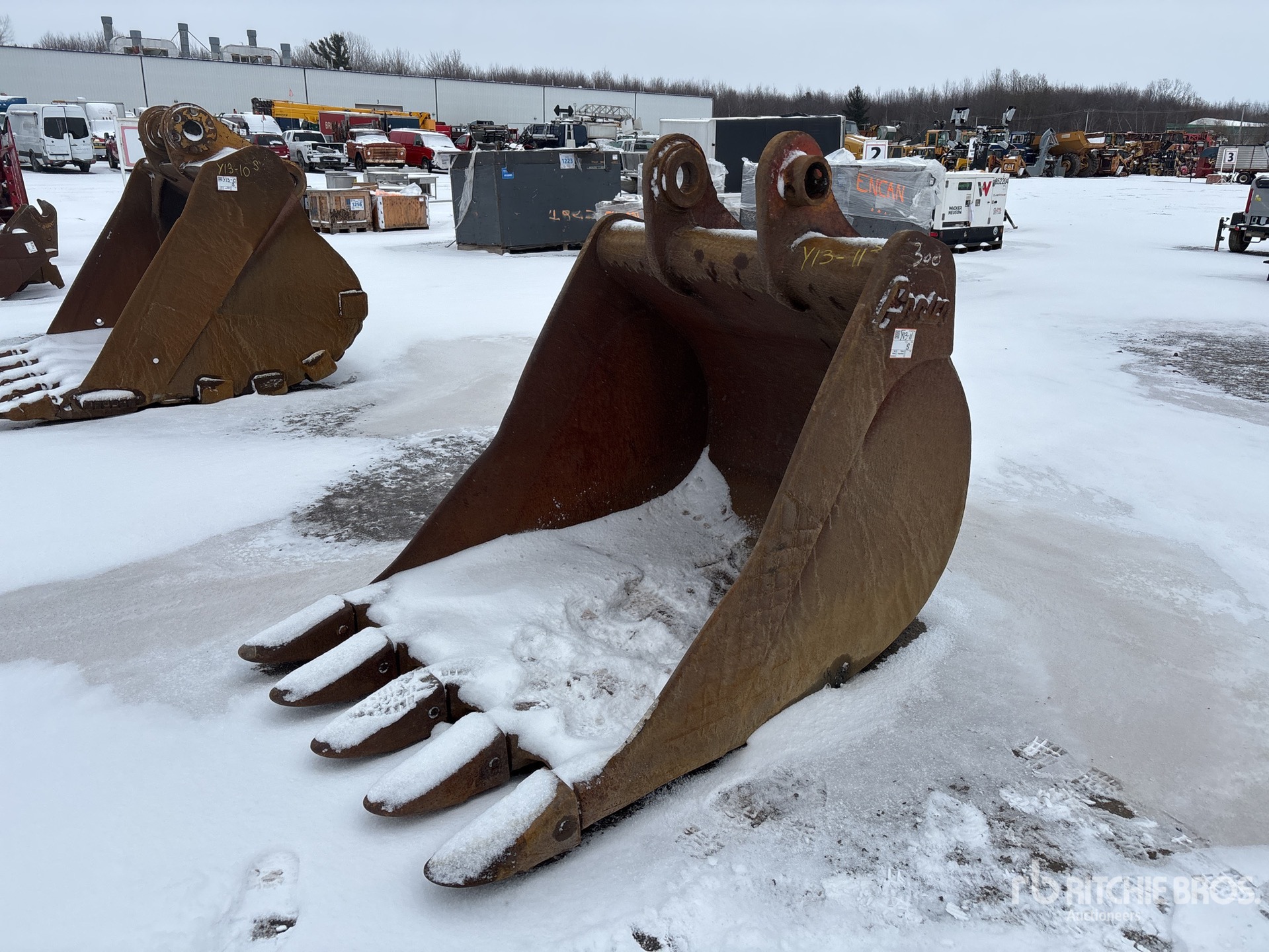 General Appearance with Bild, Ecke vorne links