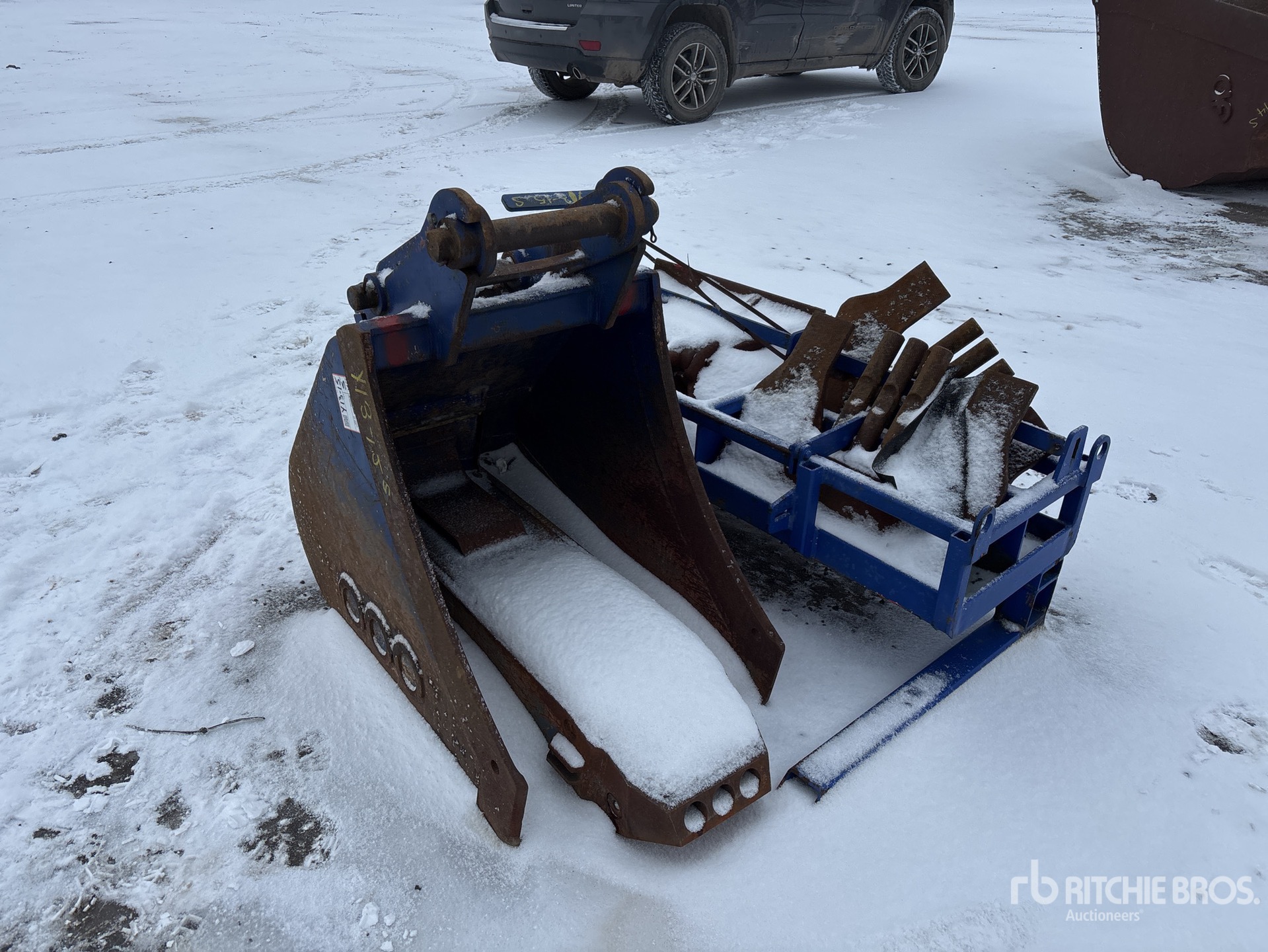 General Appearance with Bild, Ecke vorne rechts