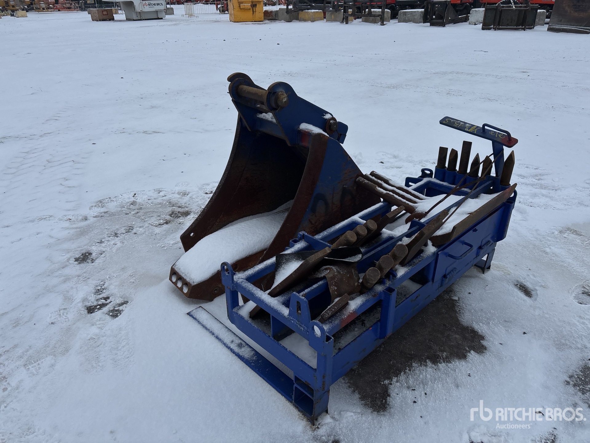 General Appearance with Bild, Ecke vorne links