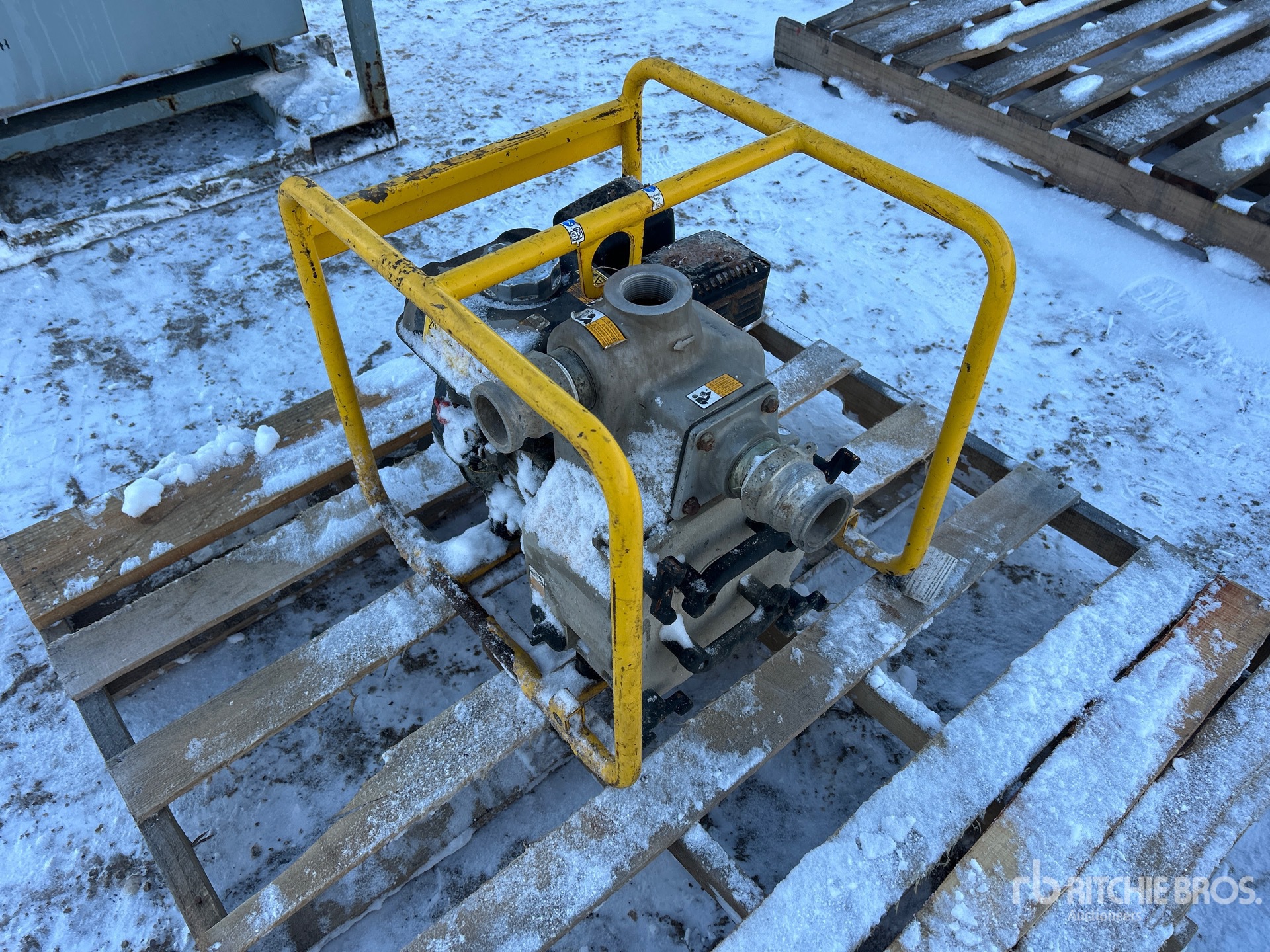 General Appearance with Bild, Ecke vorne rechts