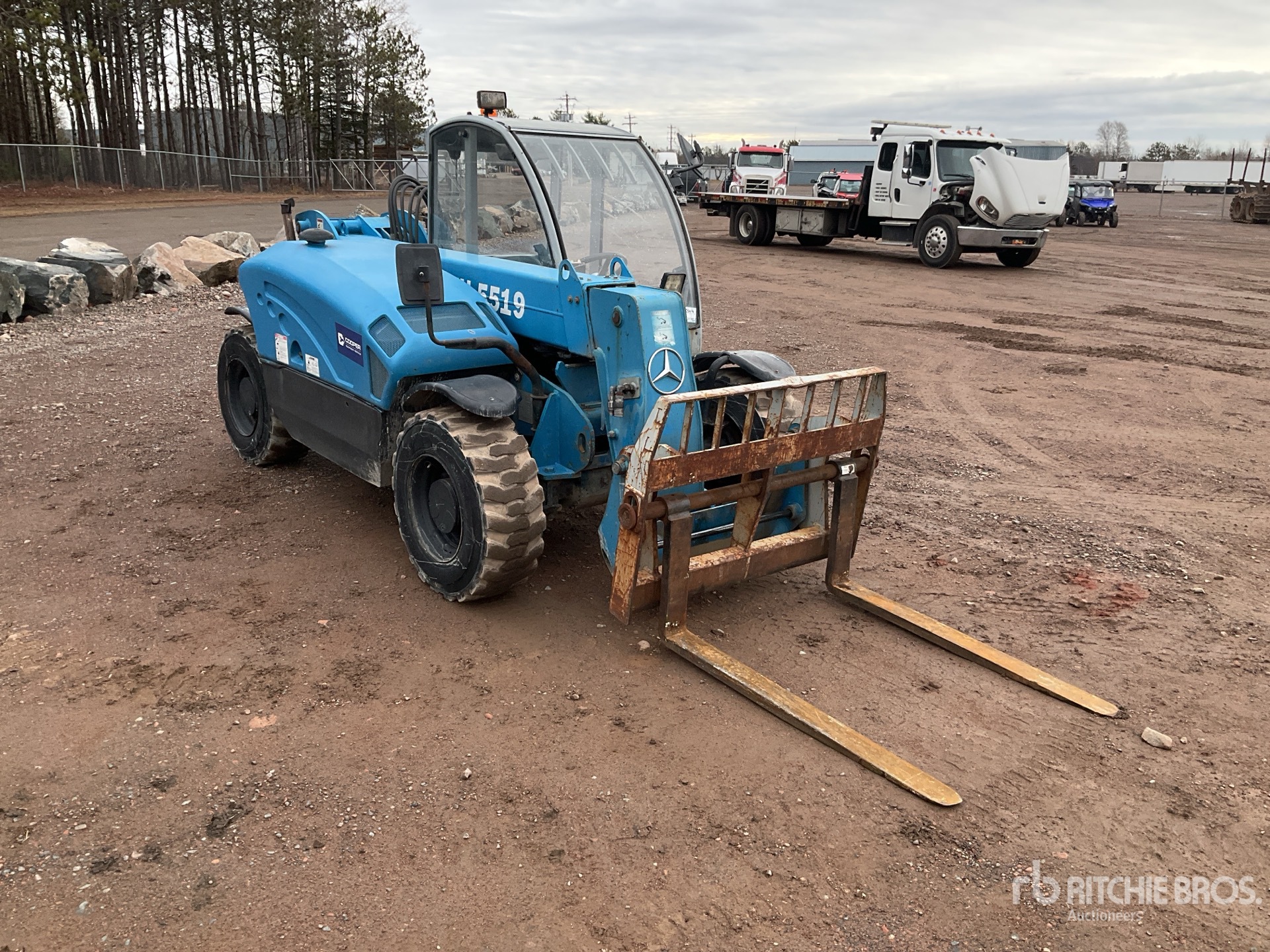 General Appearance with Bild, Ecke vorne rechts