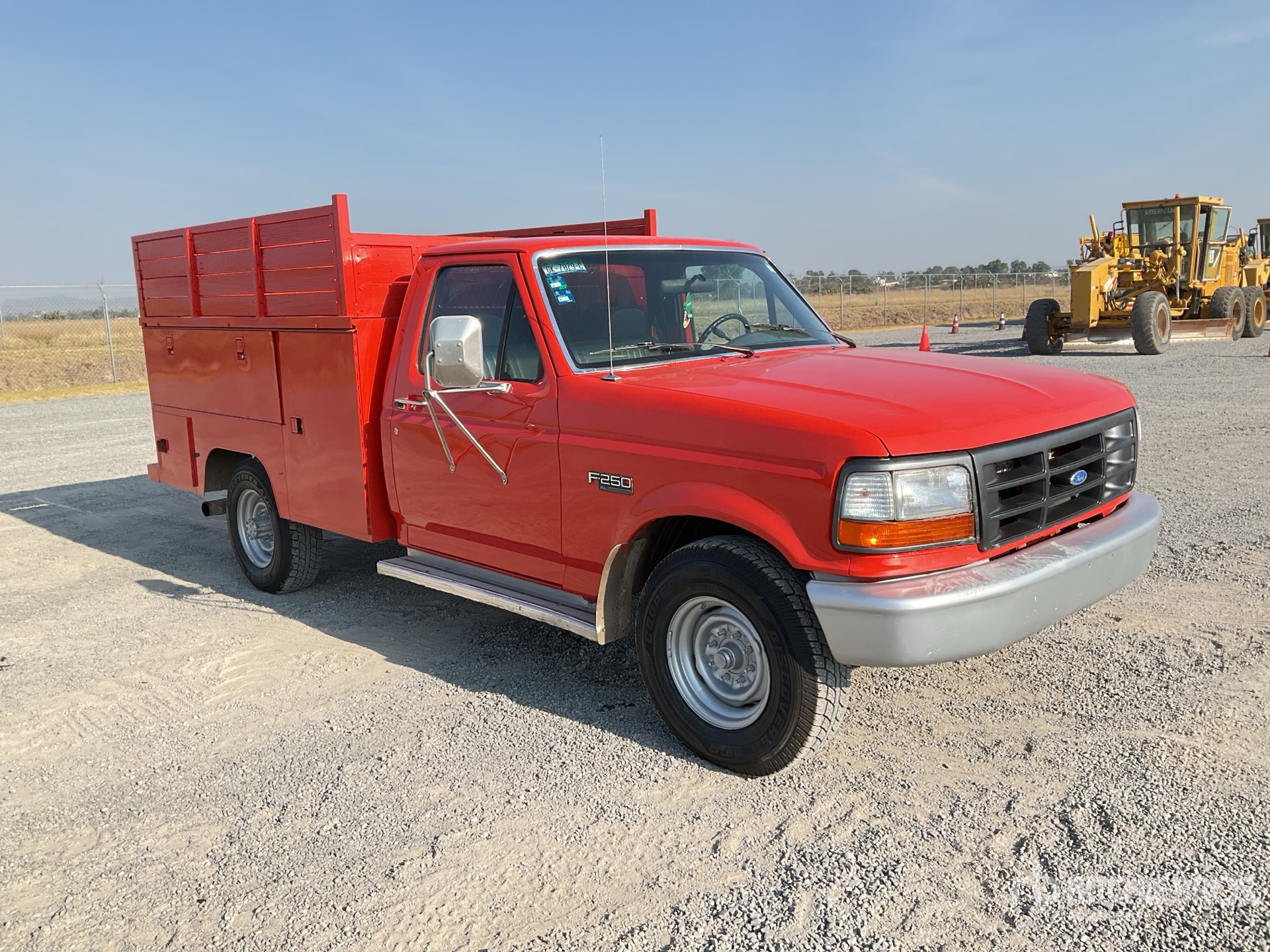 Aspect général with Image, coin avant droit