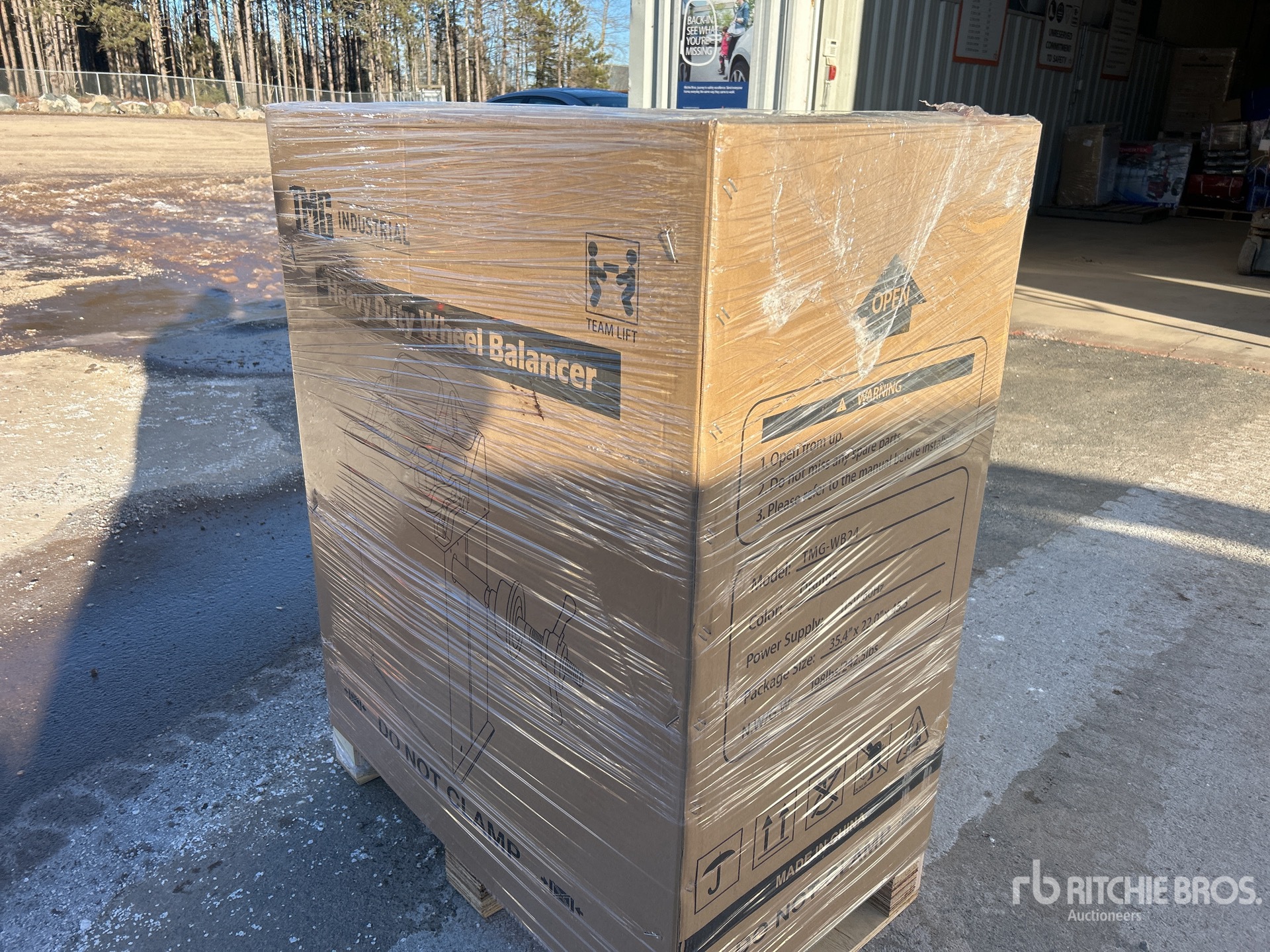 General Appearance with Picture, Right Rear Corner