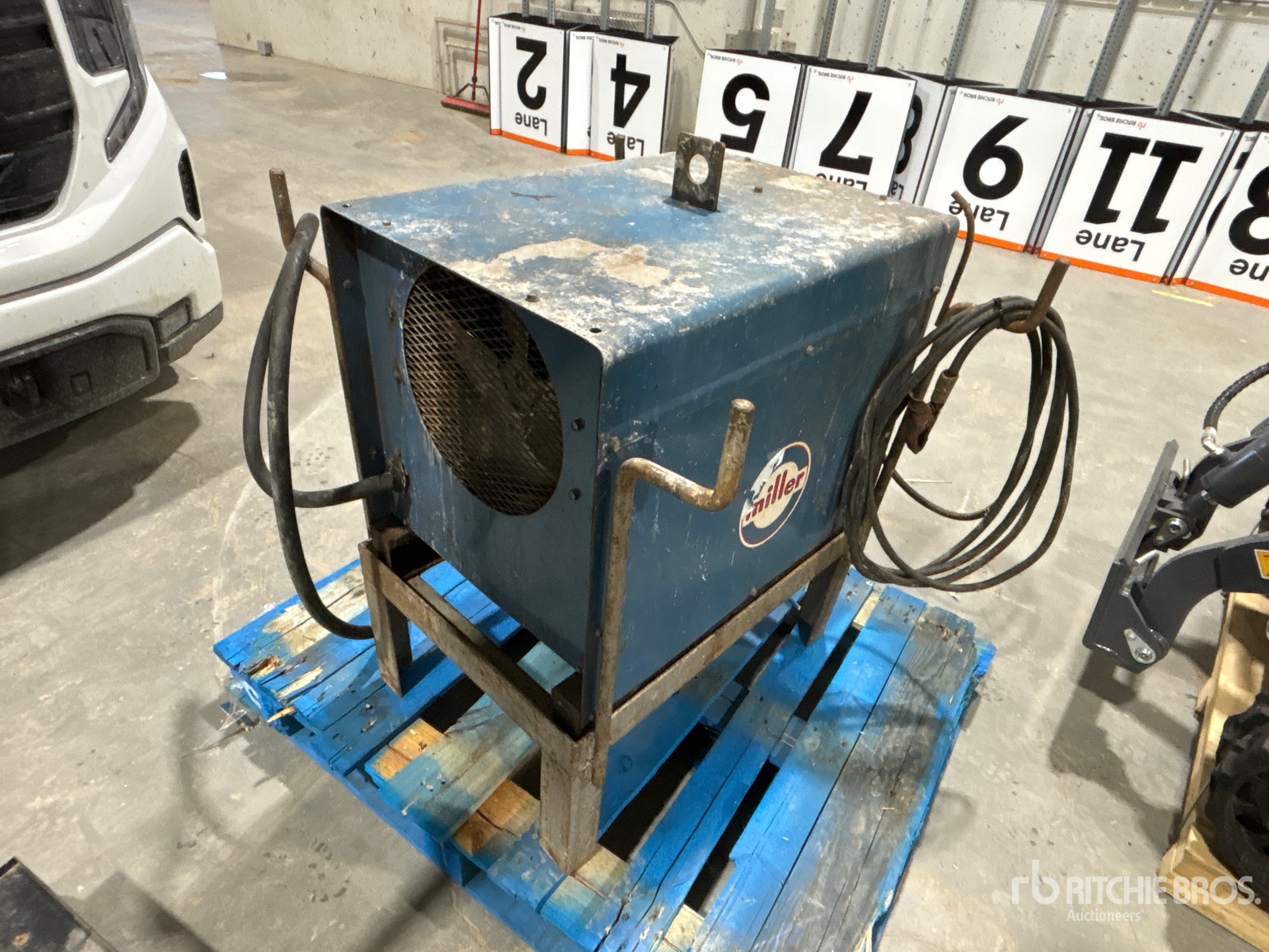 Aspect général with Image, coin arrière droit