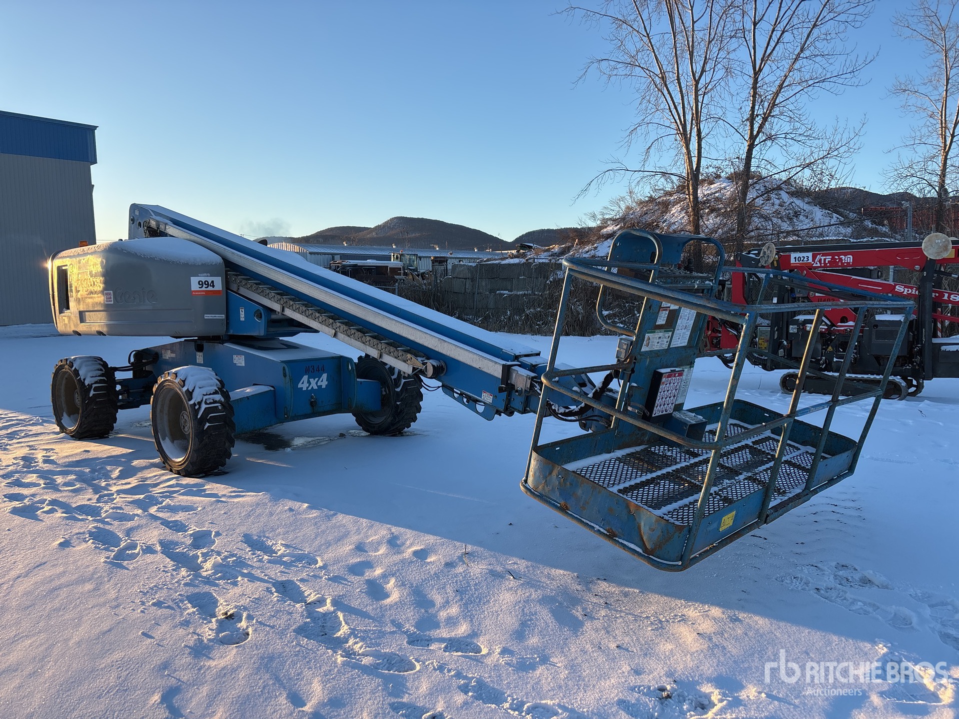 General Appearance with Bild, Ecke vorne rechts