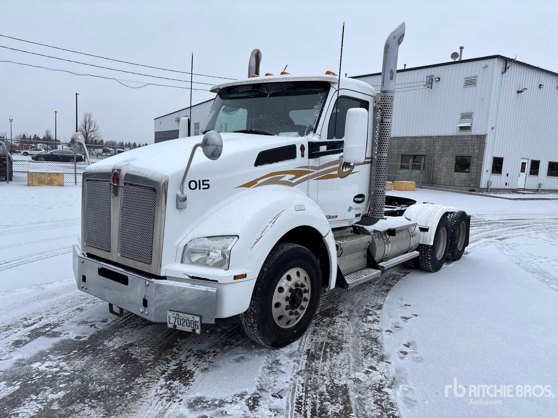 General Appearance with Picture, Left Front Corner