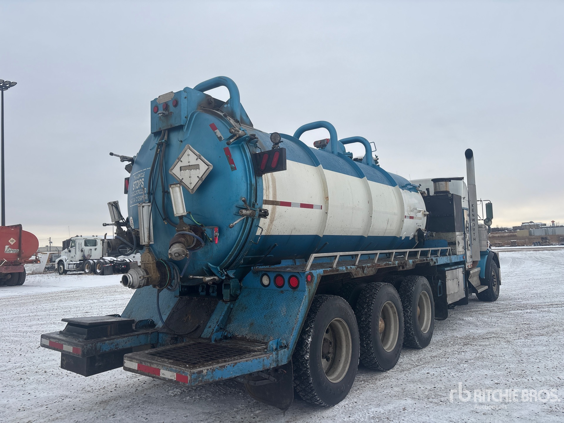 General Appearance with Foto, angolo anteriore sinistro