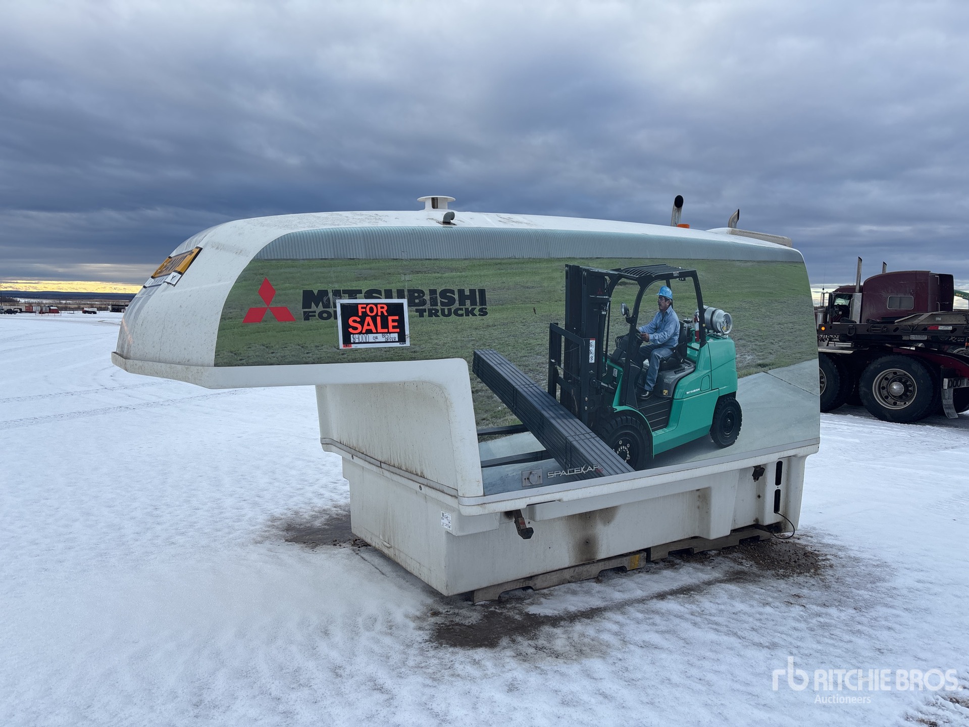 General Appearance with Bild, Ecke vorne links