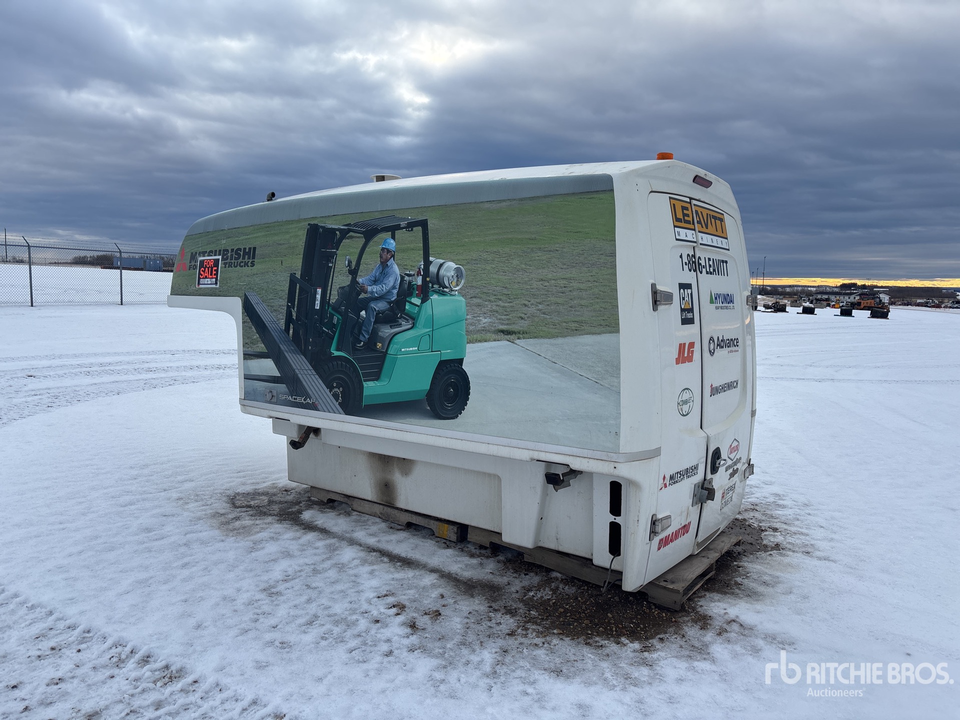 General Appearance with Bild, Ecke hinten links