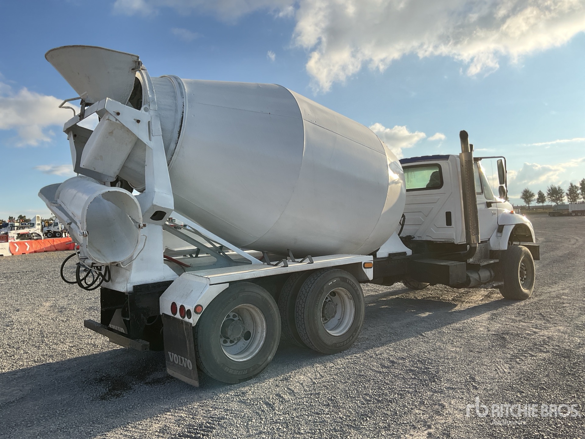 Aspect général with Image, coin arrière droit