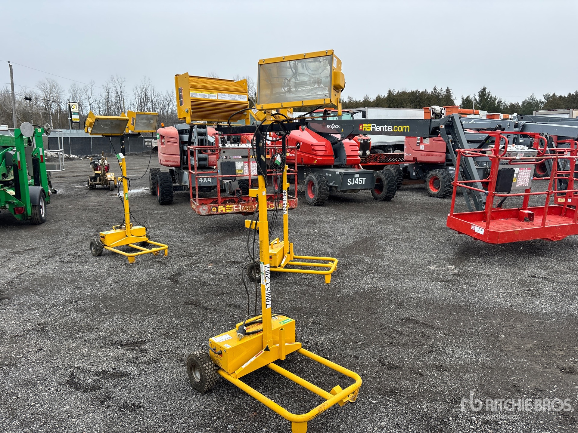 General Appearance with Picture, Right Front Corner