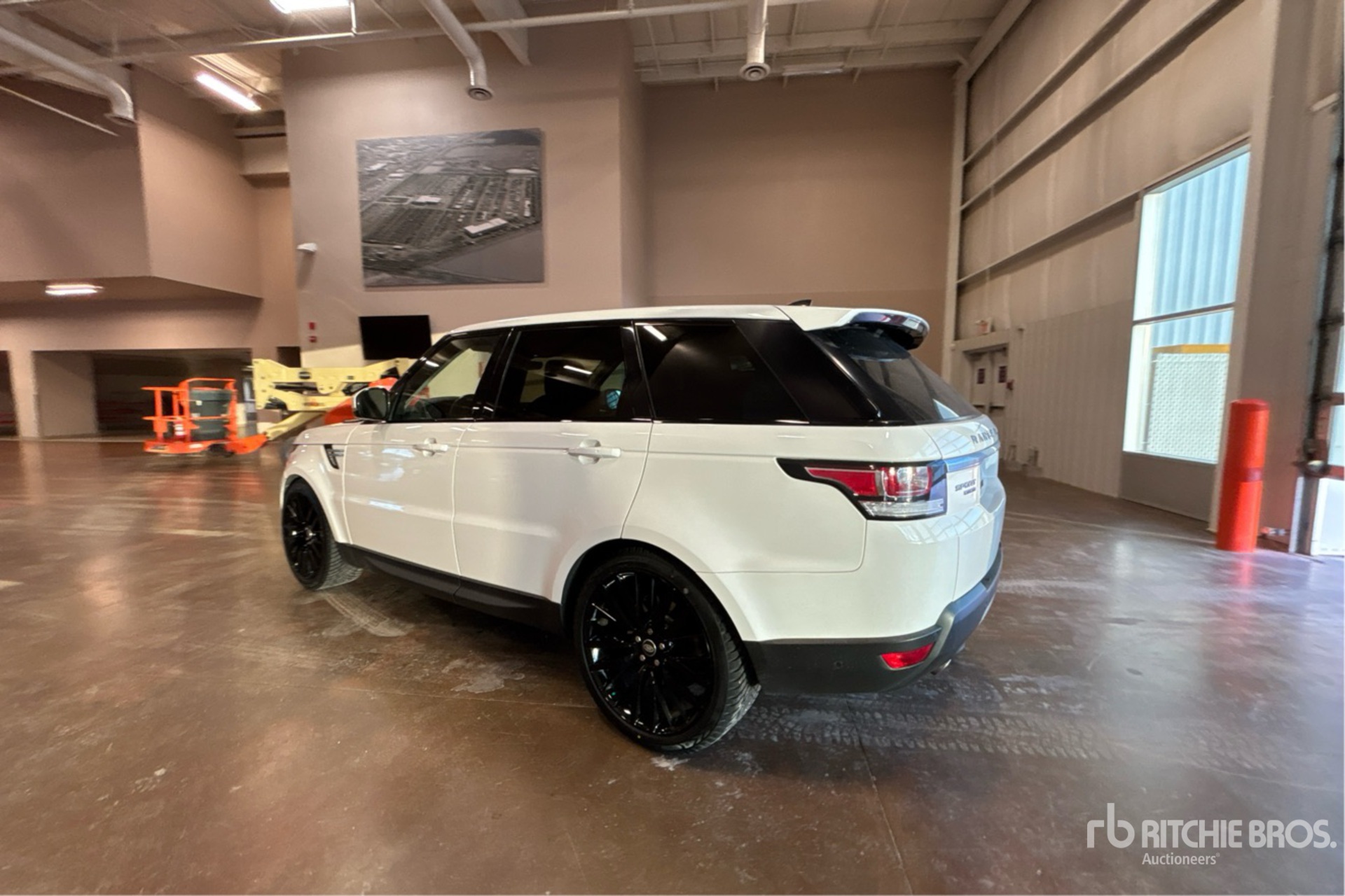 Aspect général with Image, coin arrière gauche