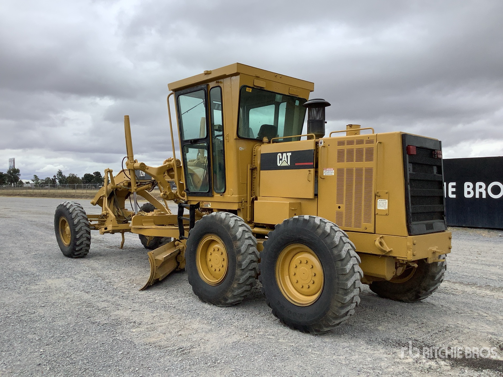 General Appearance with Bild, Ecke hinten links